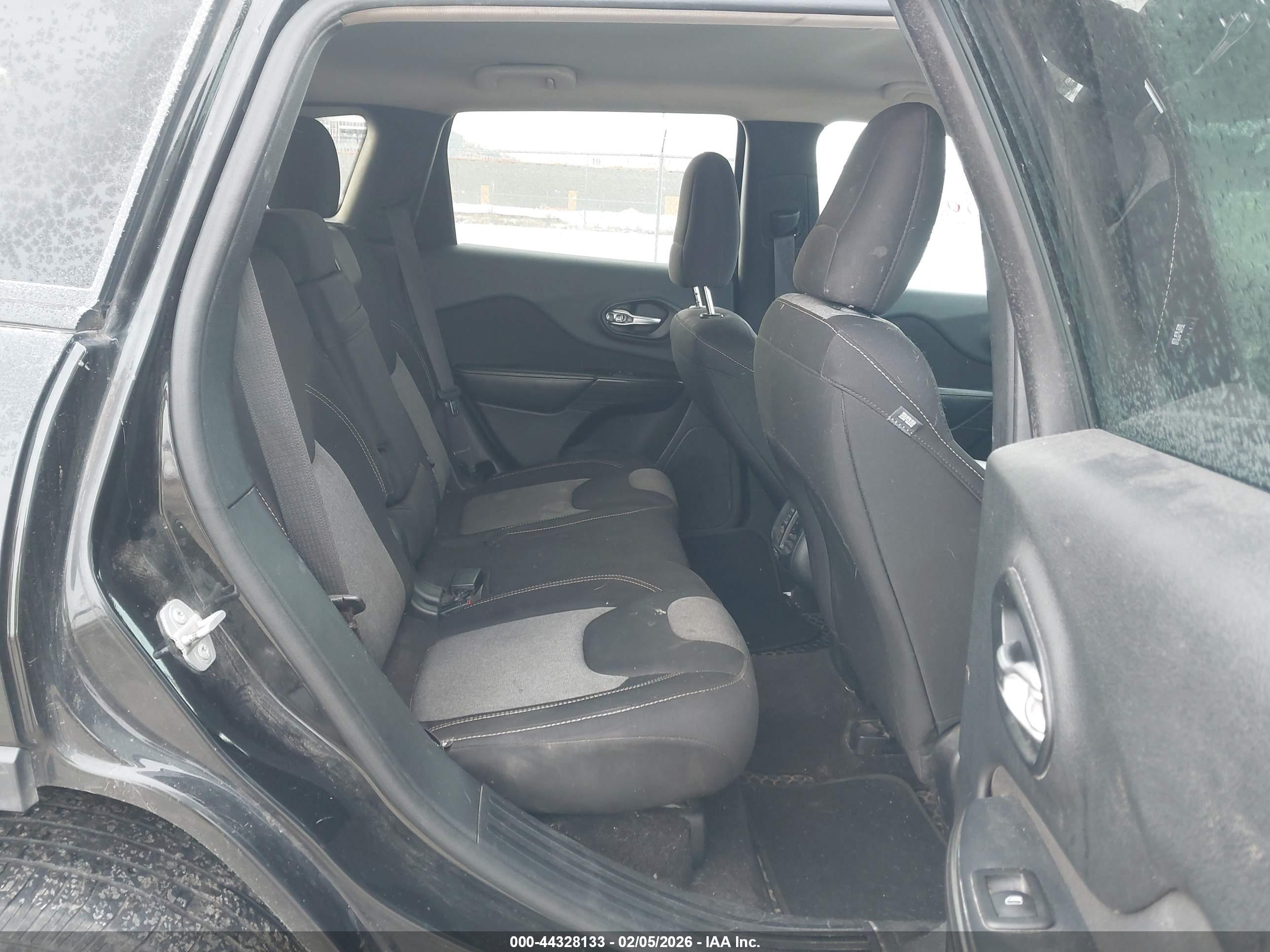JEEP CHEROKEE image 8