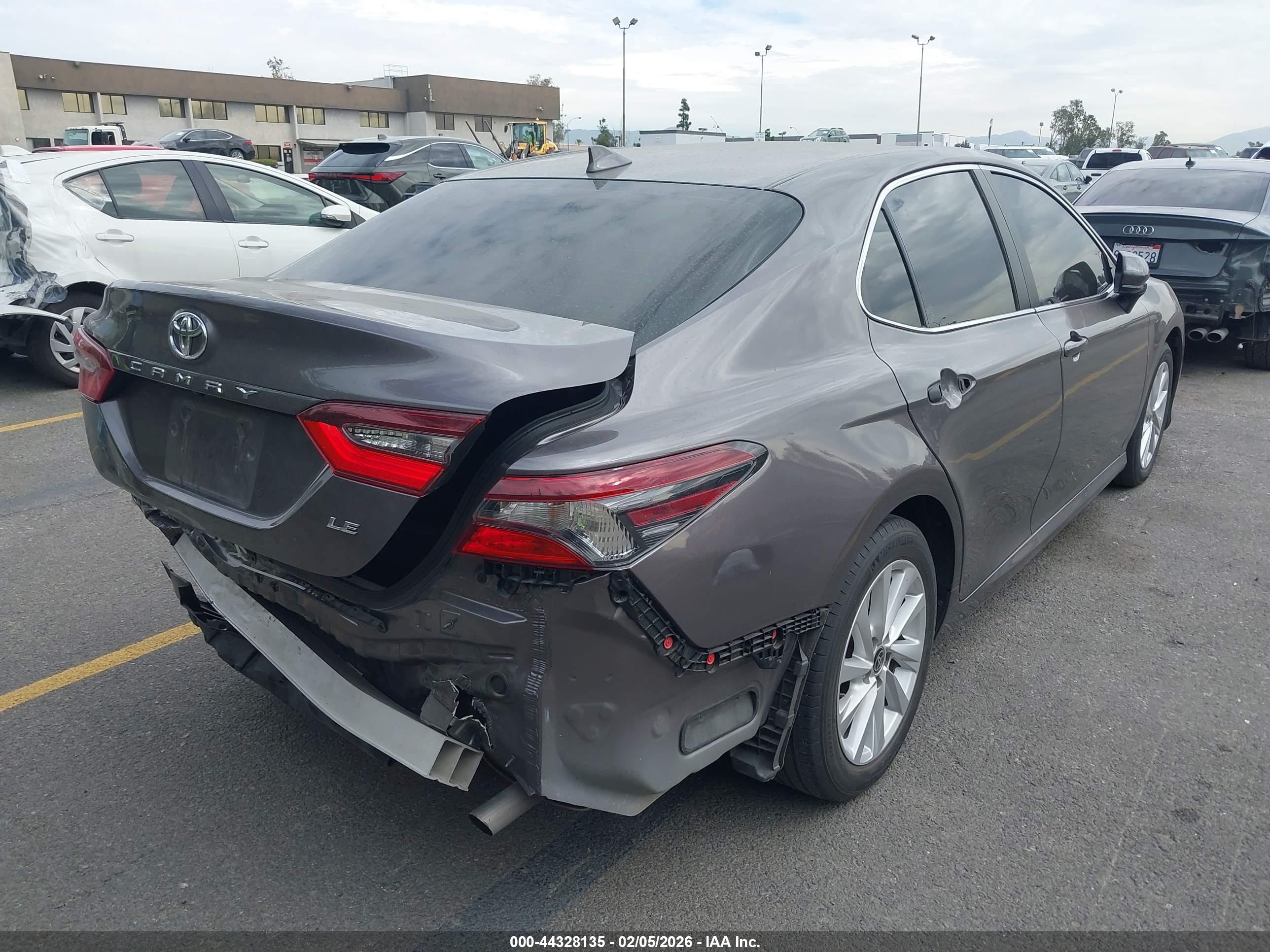 TOYOTA CAMRY image 4