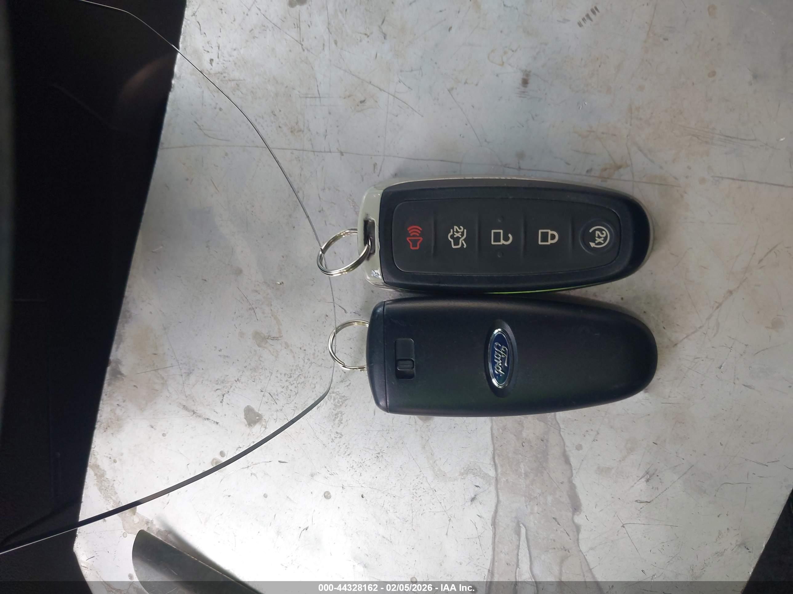 FORD ESCAPE image 11