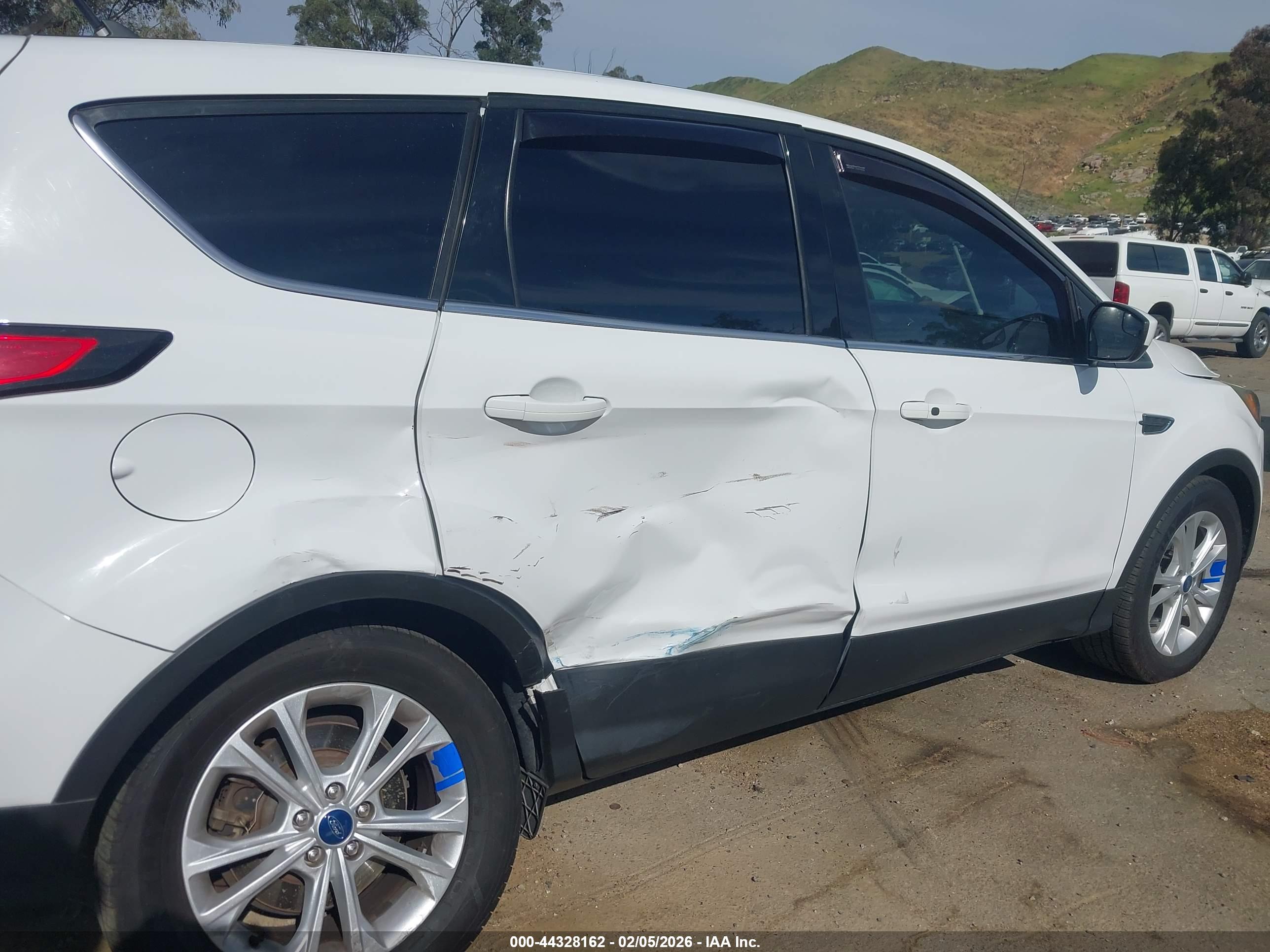 FORD ESCAPE image 6