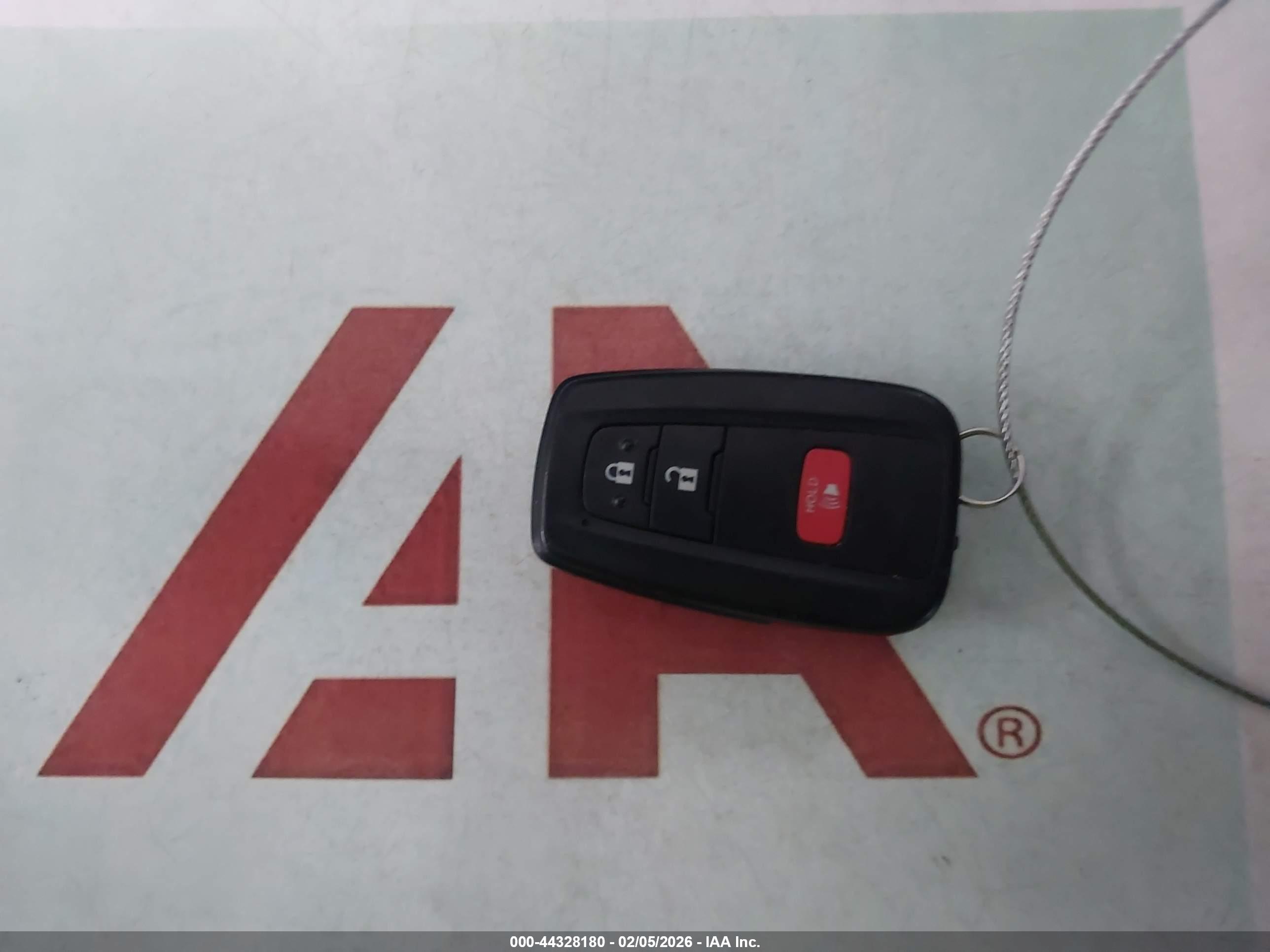 TOYOTA C-HR image 11