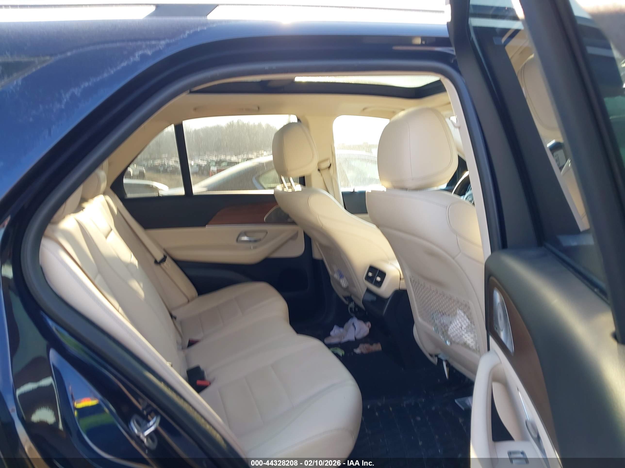MERCEDES-BENZ GLE image 8