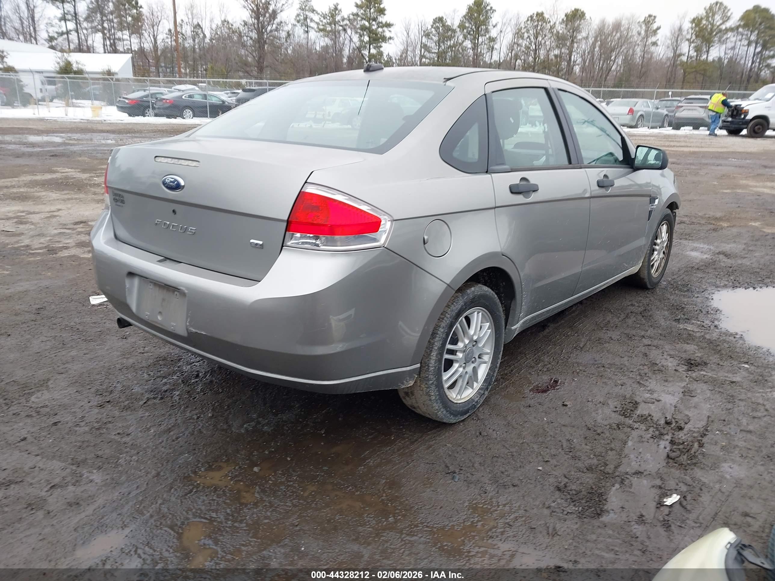 FORD FOCUS image 4