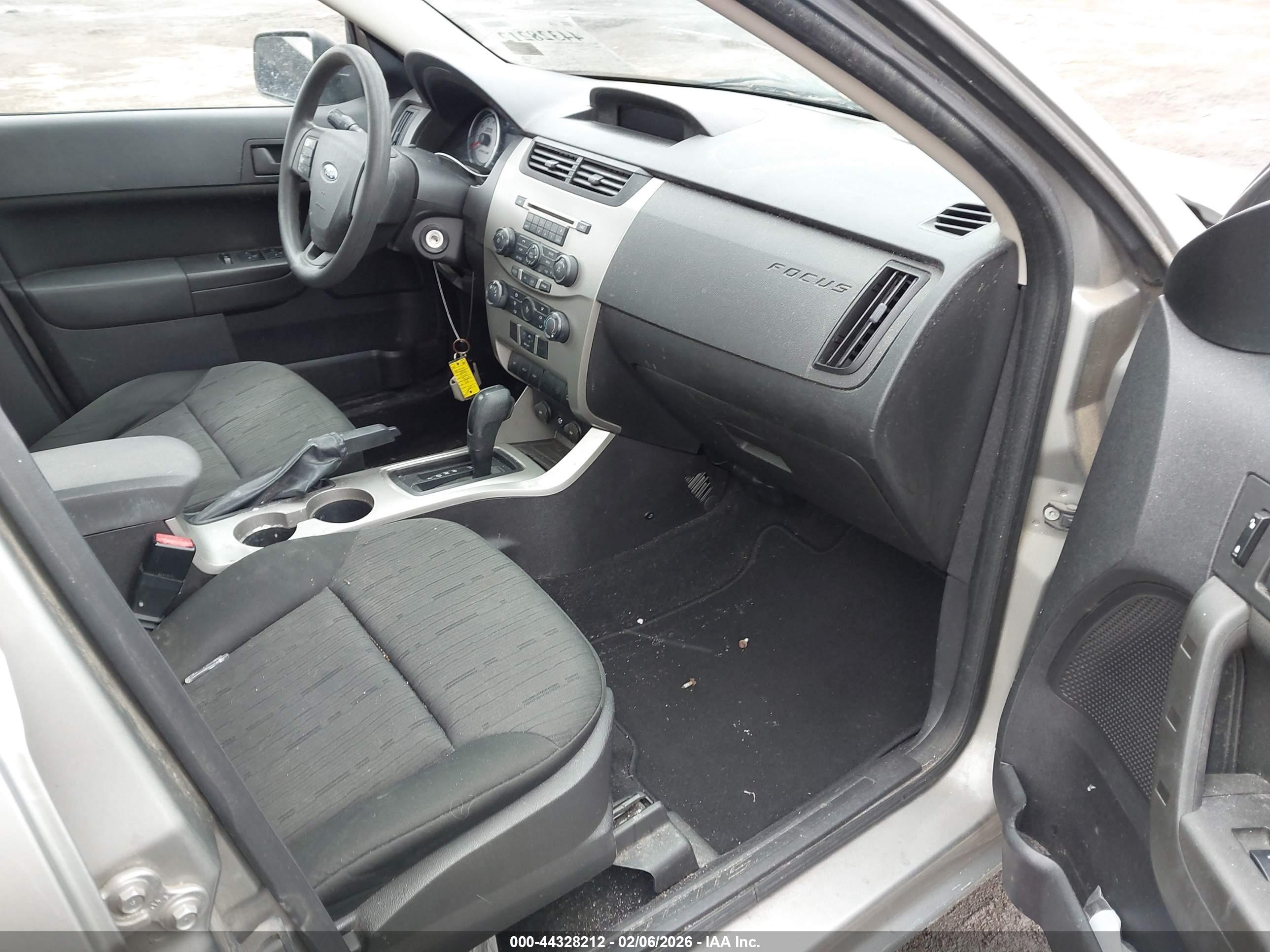 FORD FOCUS image 5
