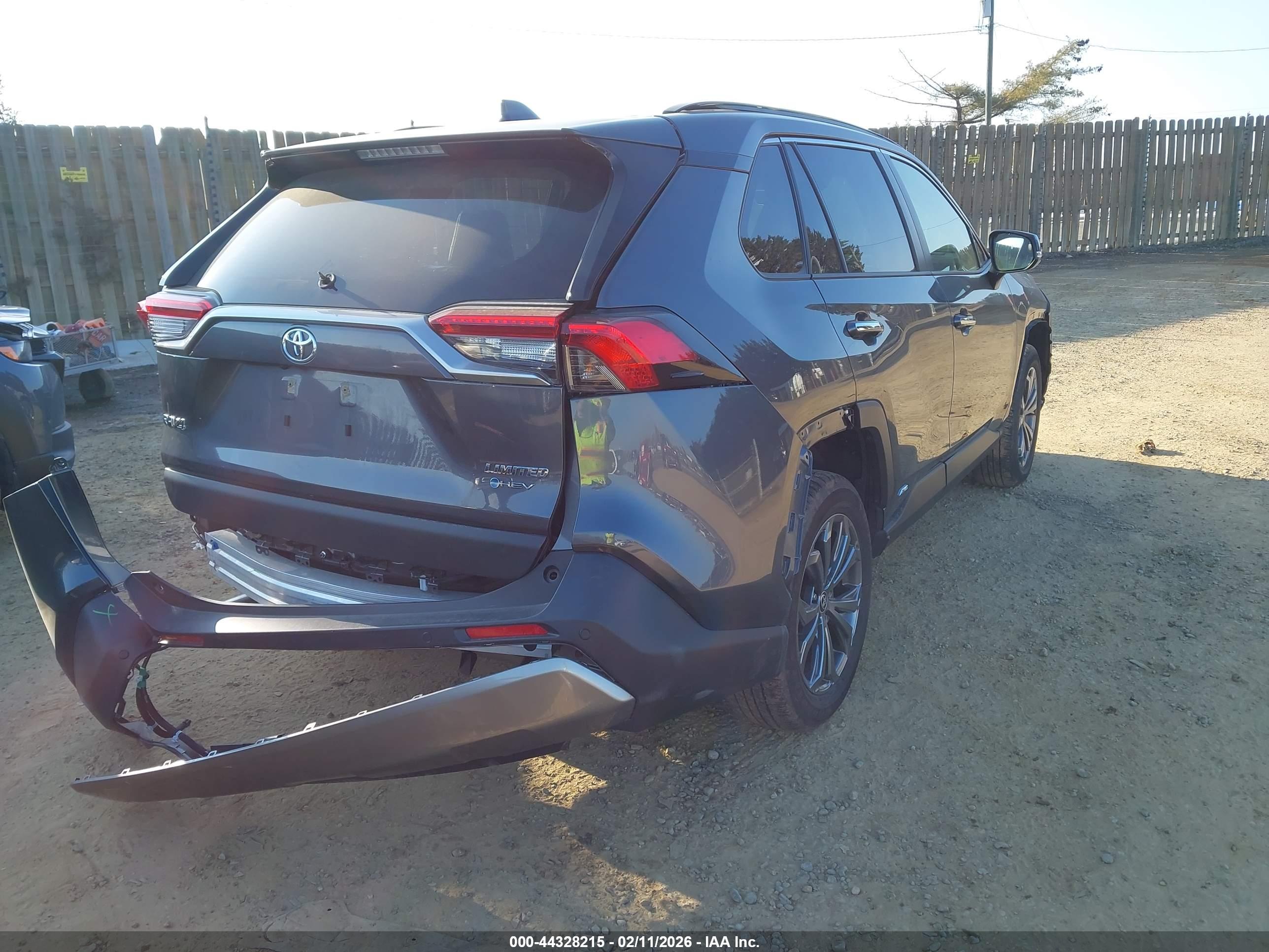 TOYOTA RAV4 image 4