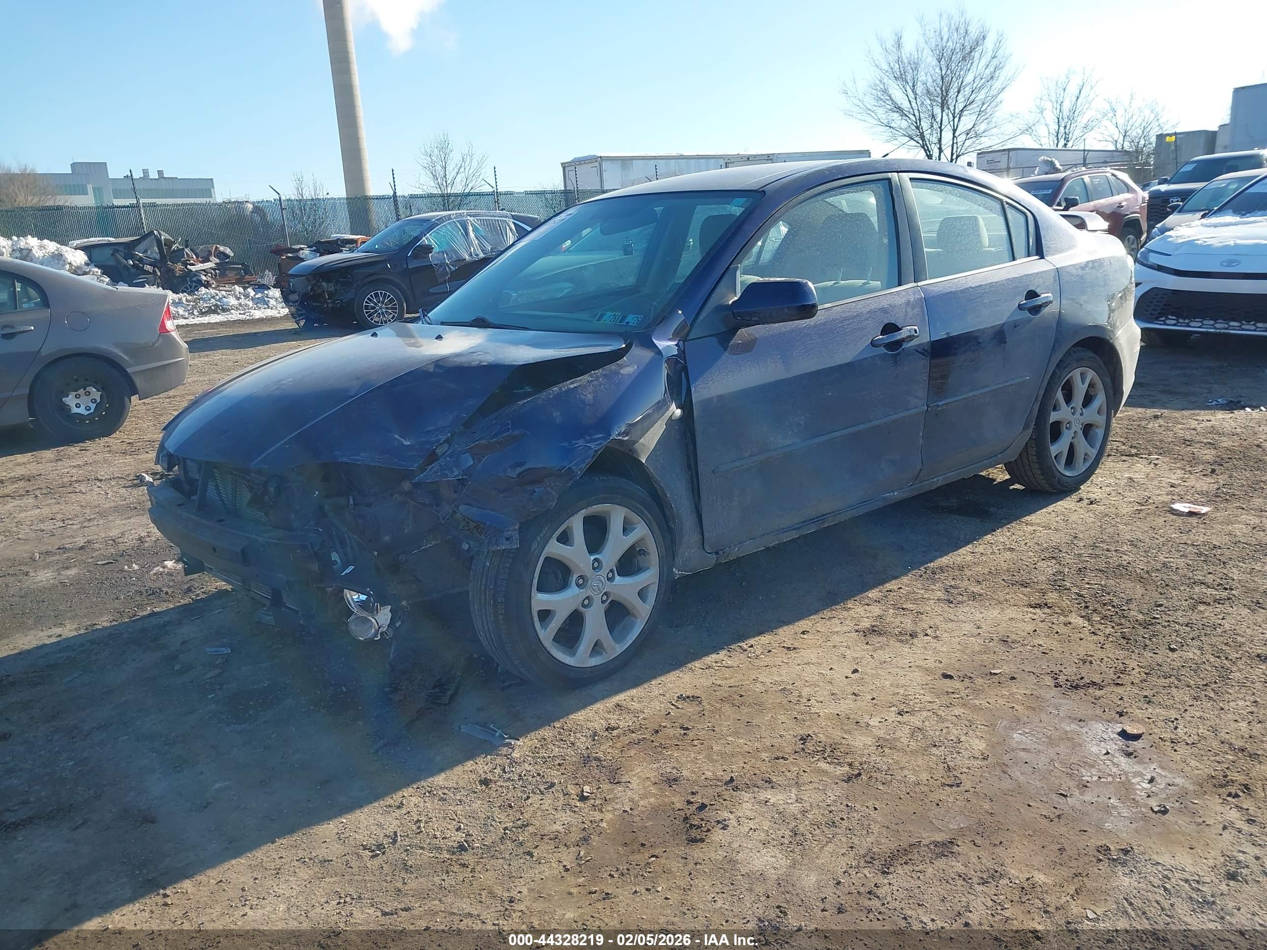 MAZDA MAZDA3 image 2