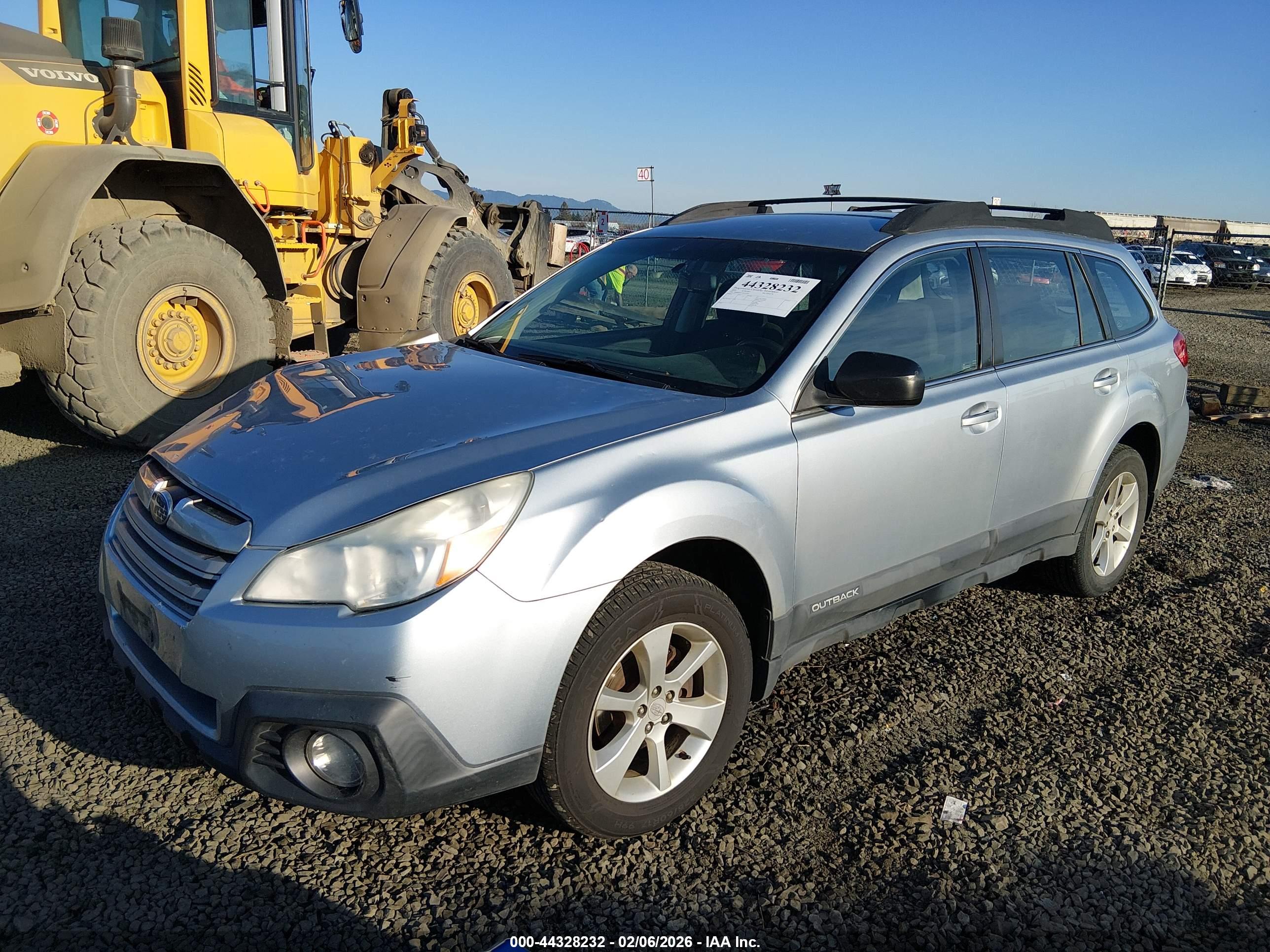 SUBARU OUTBACK image 2