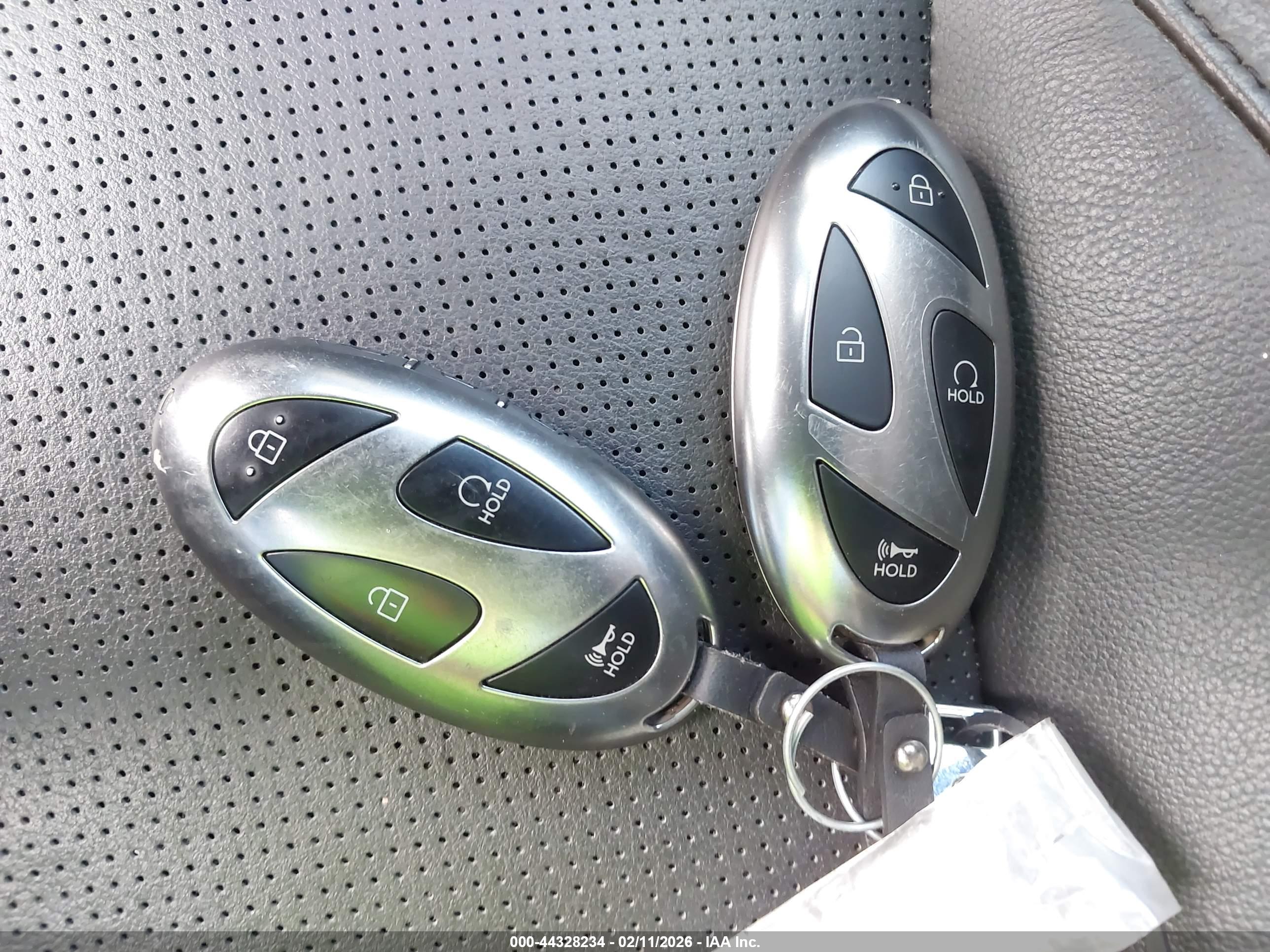 HYUNDAI SANTA image 11