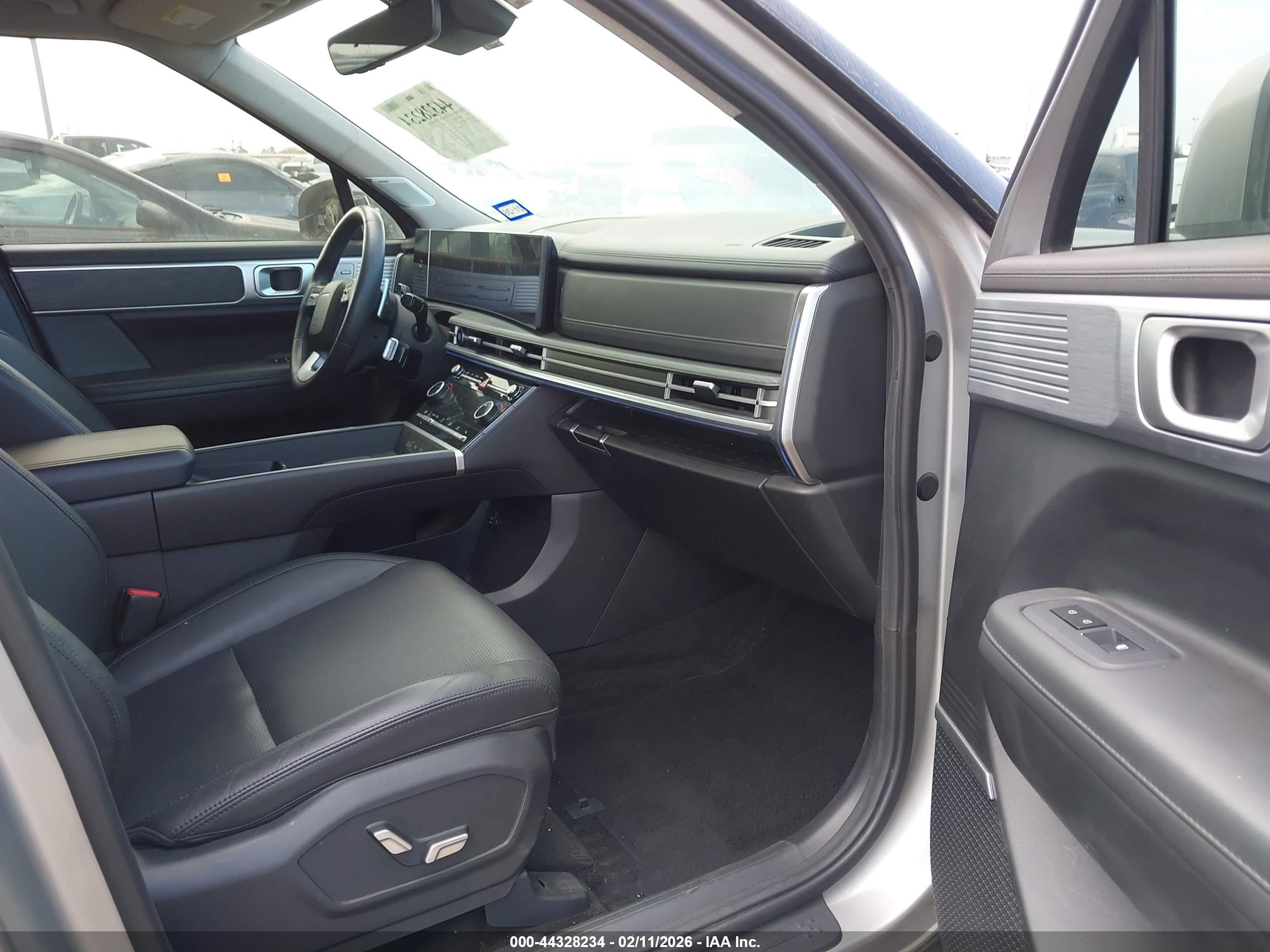 HYUNDAI SANTA image 5