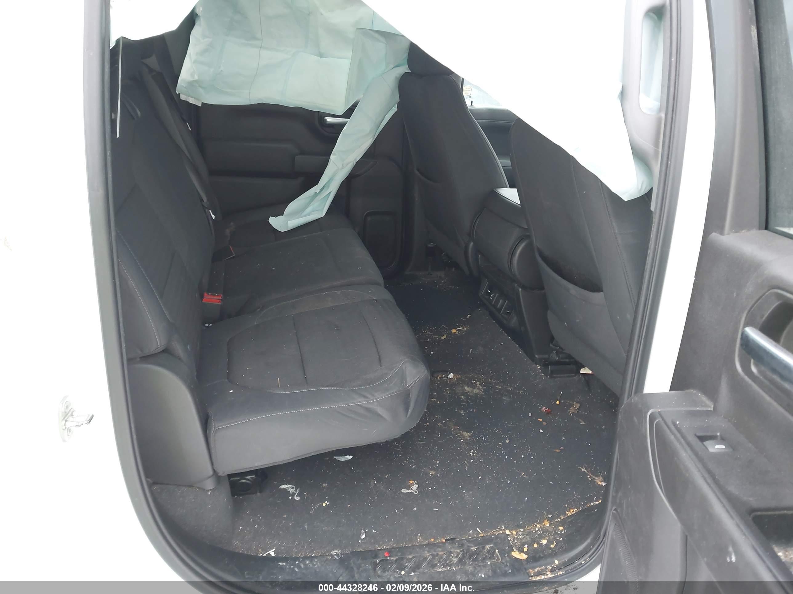 CHEVROLET SILVERADO image 8