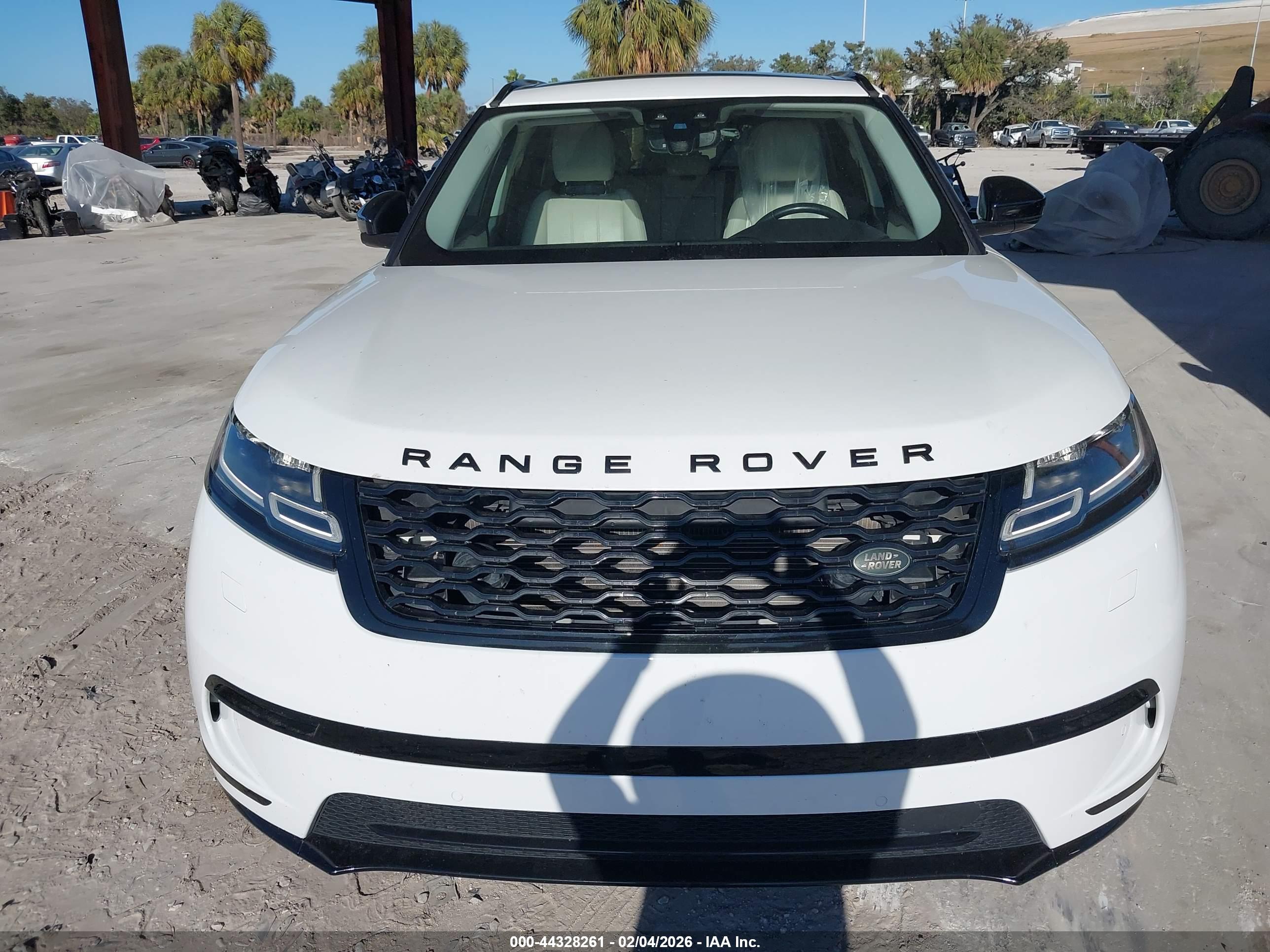 LAND ROVER image 6