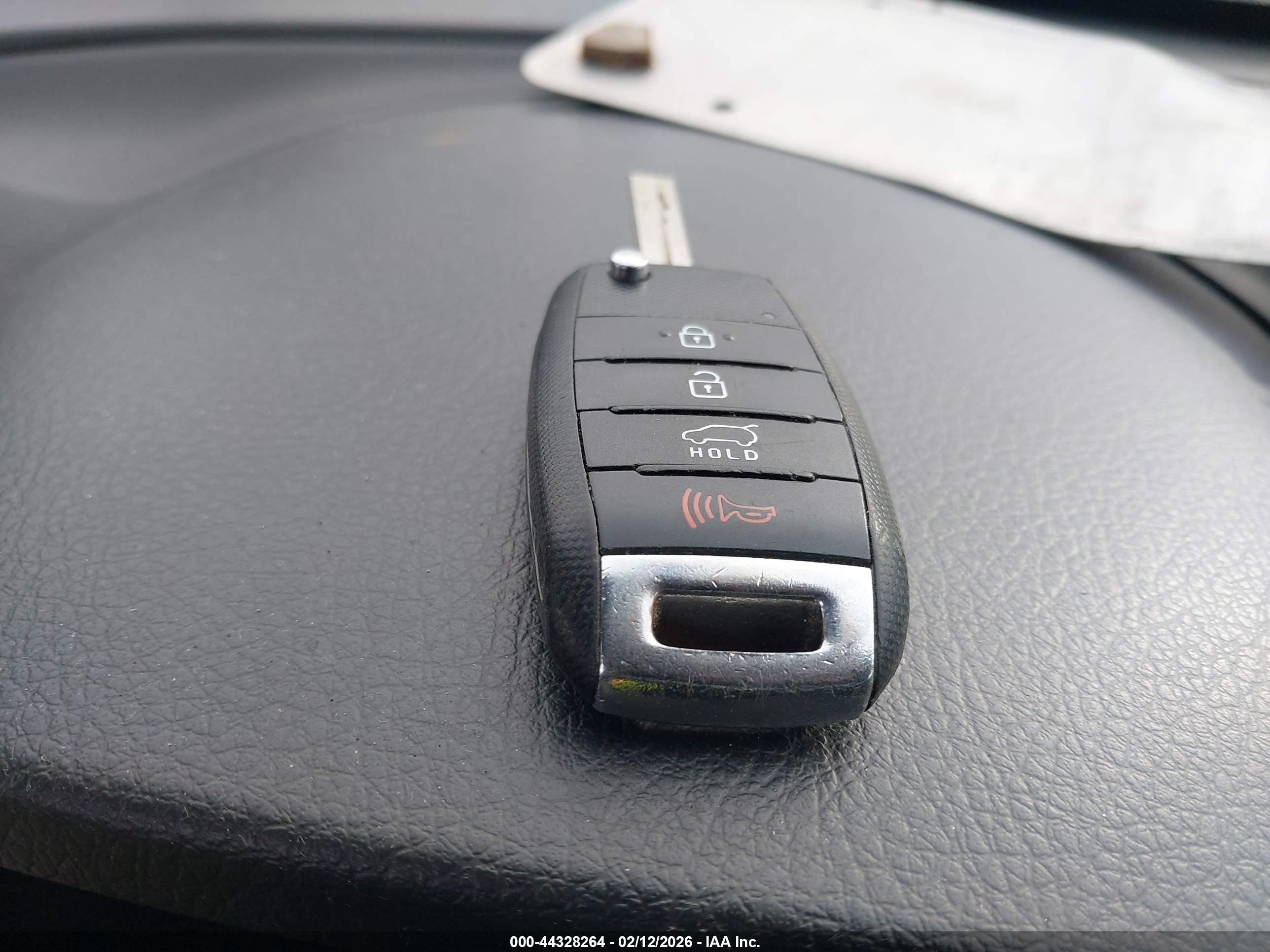 KIA SORENTO image 11