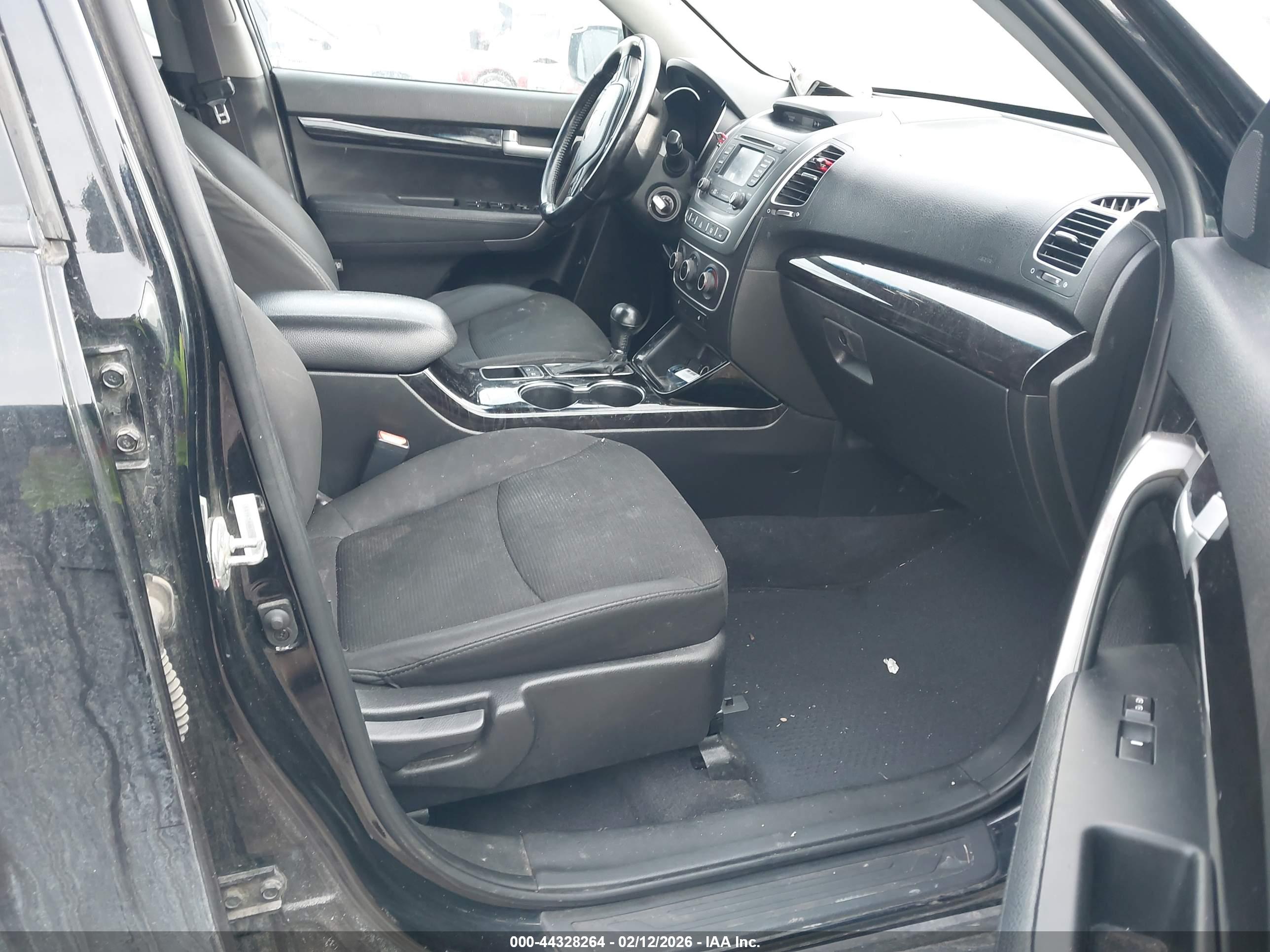 KIA SORENTO image 5