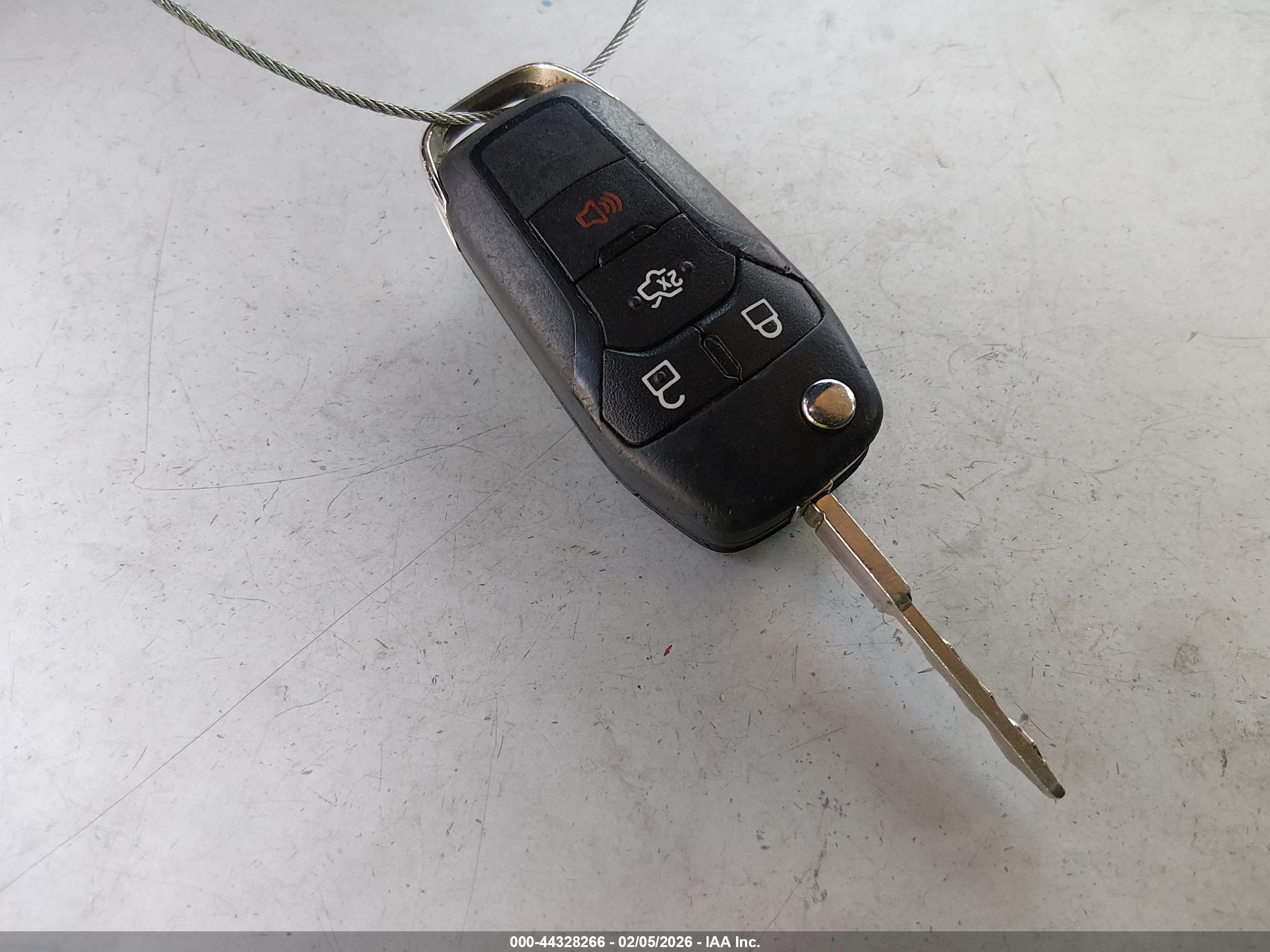 FORD FUSION image 11