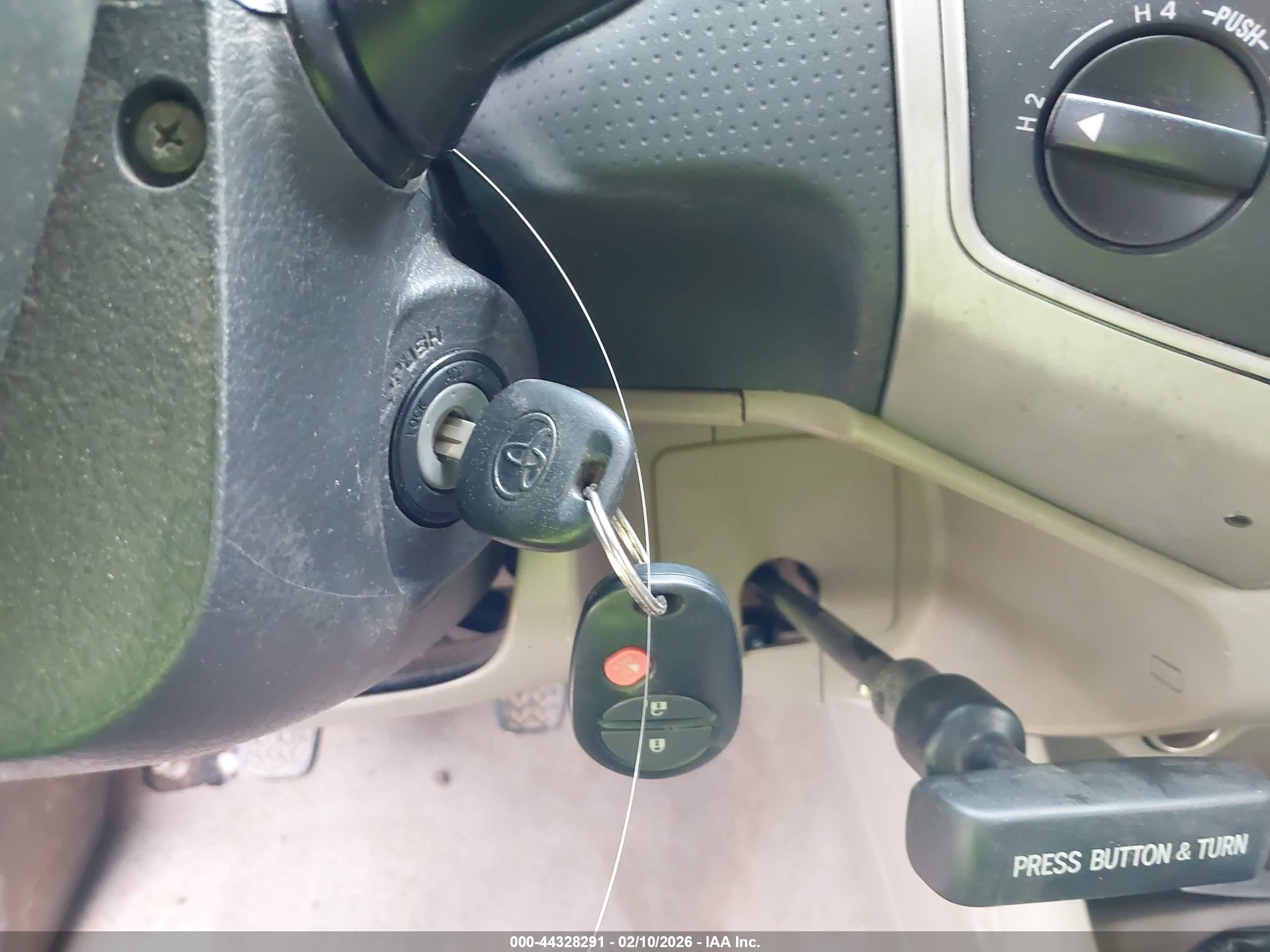 TOYOTA TACOMA image 11
