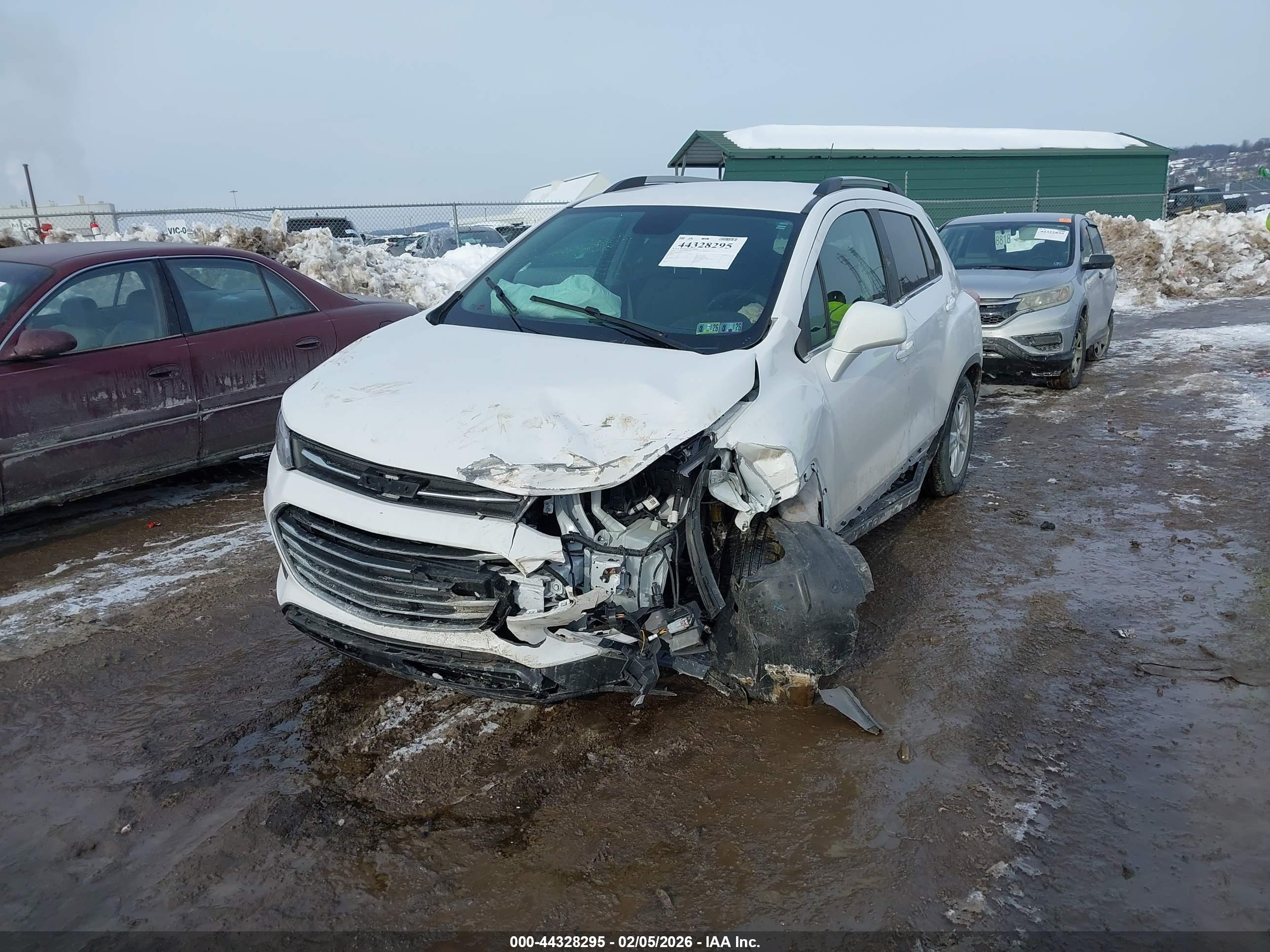 CHEVROLET TRAX image 2