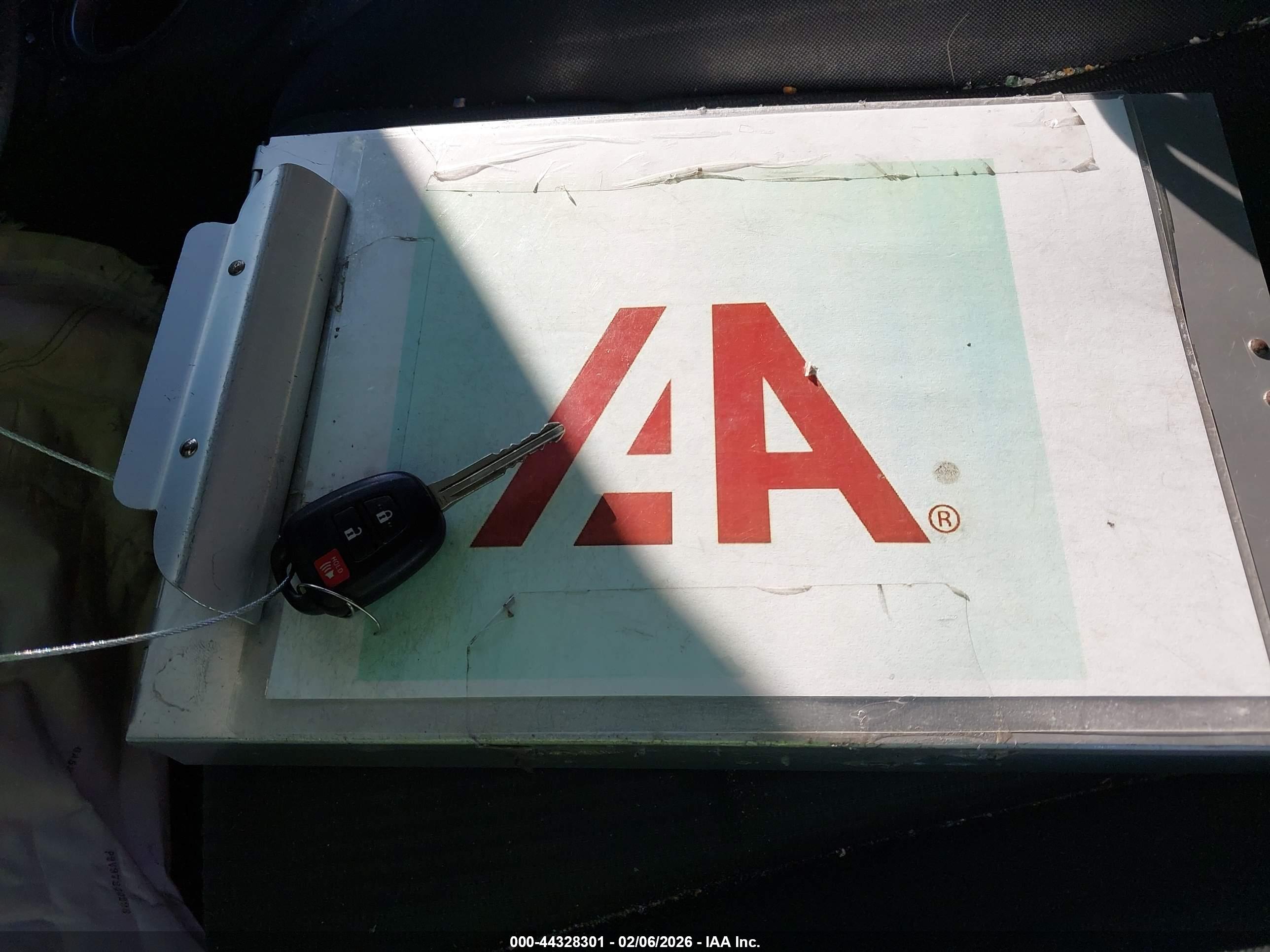 TOYOTA RAV4 image 11