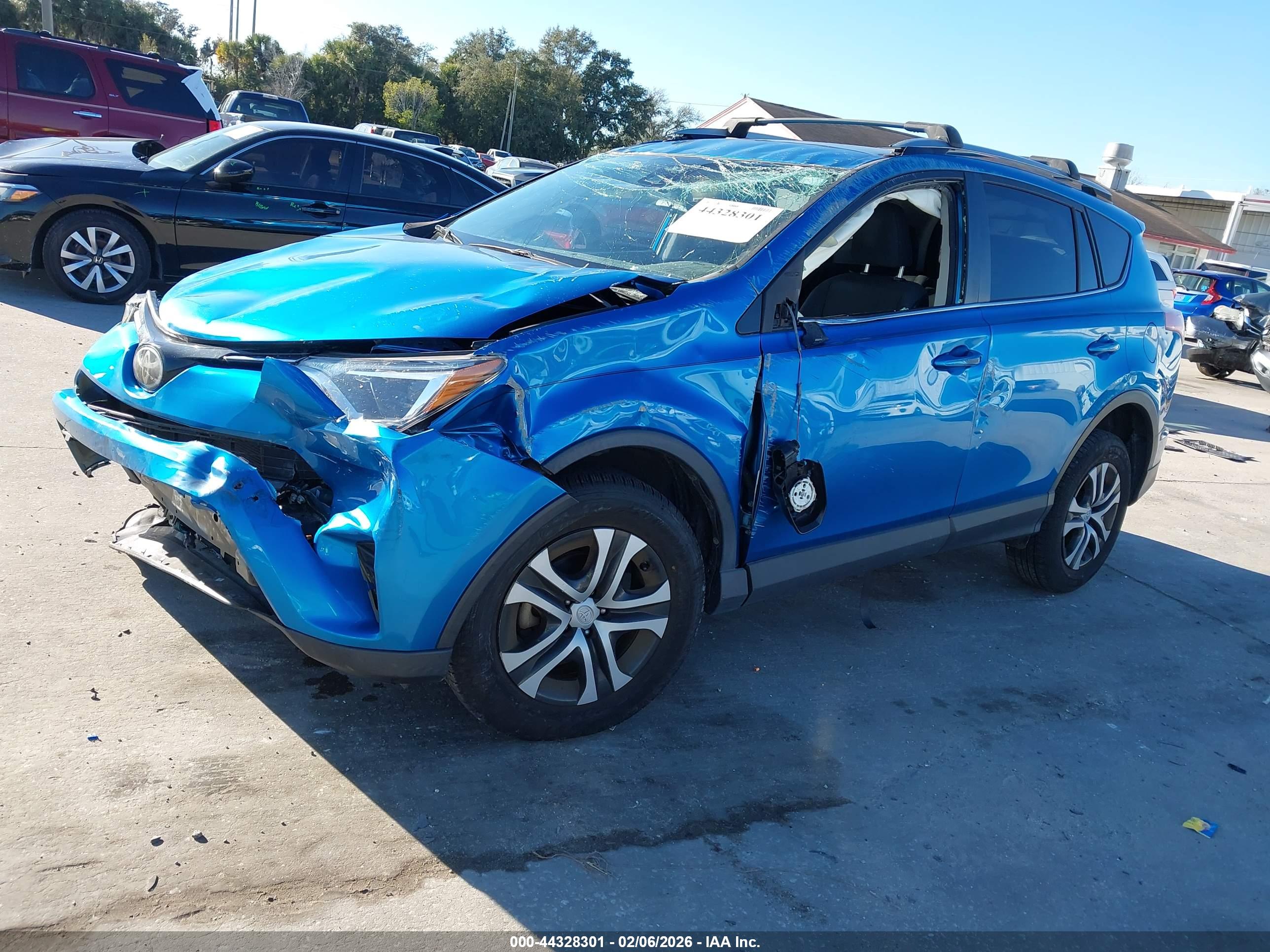 TOYOTA RAV4 image 2