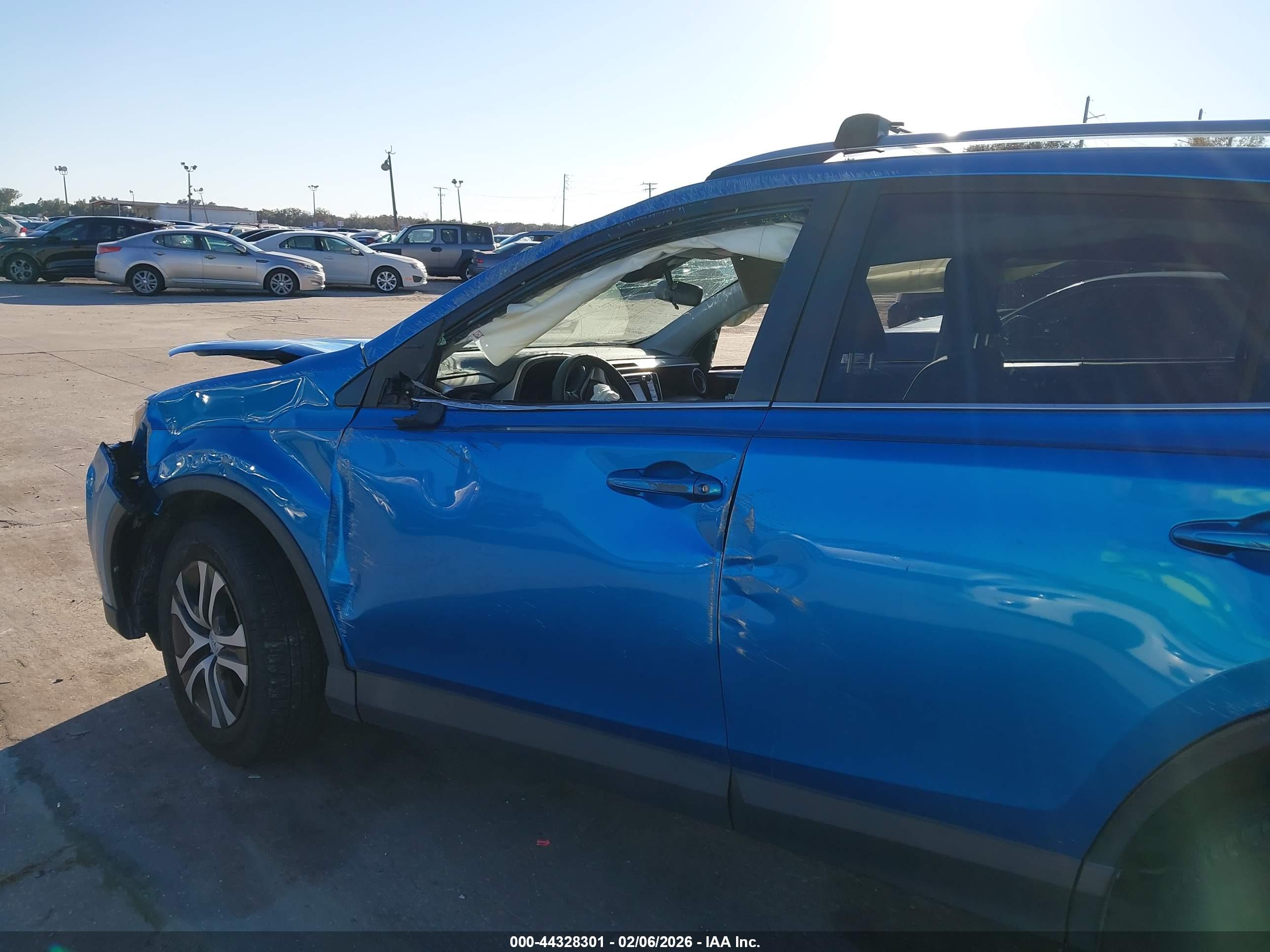 TOYOTA RAV4 image 6