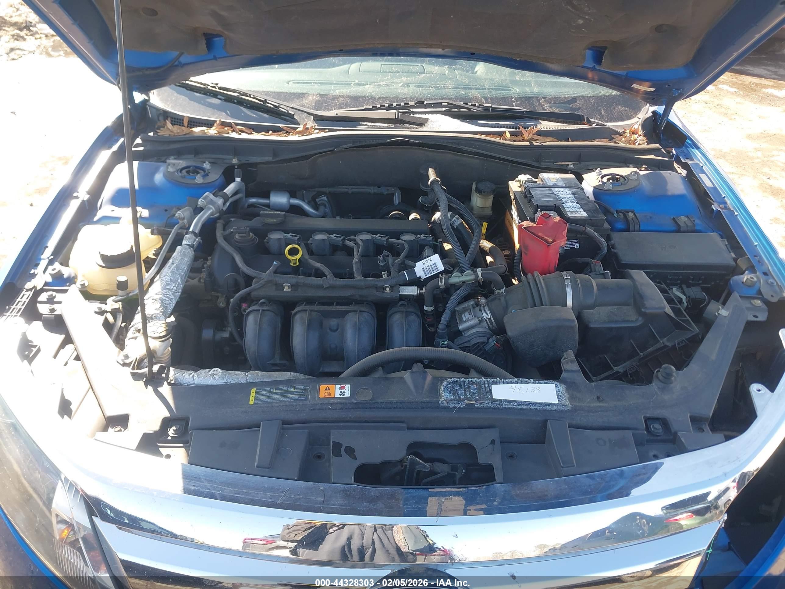 FORD FUSION image 10