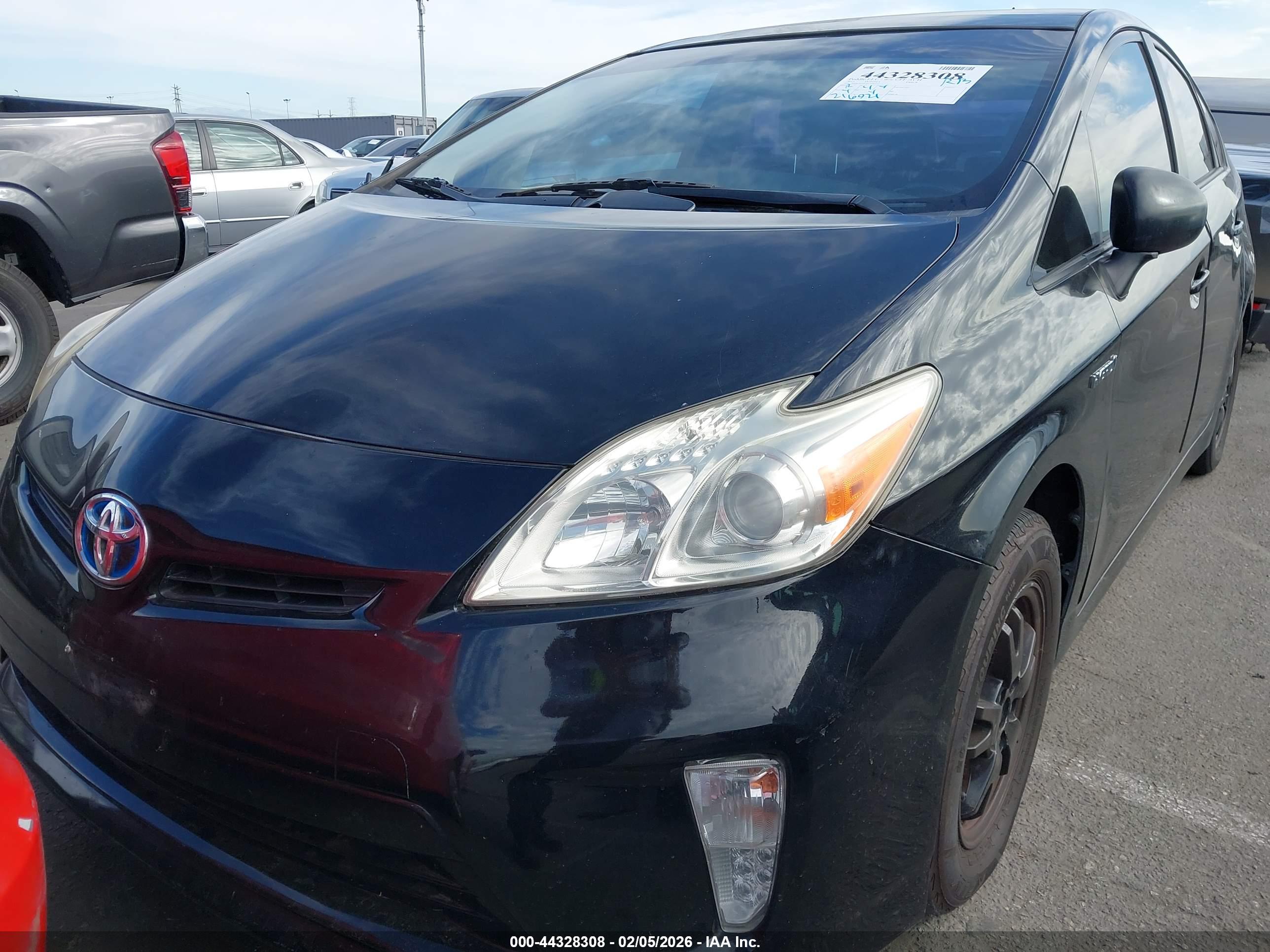 TOYOTA PRIUS image 6