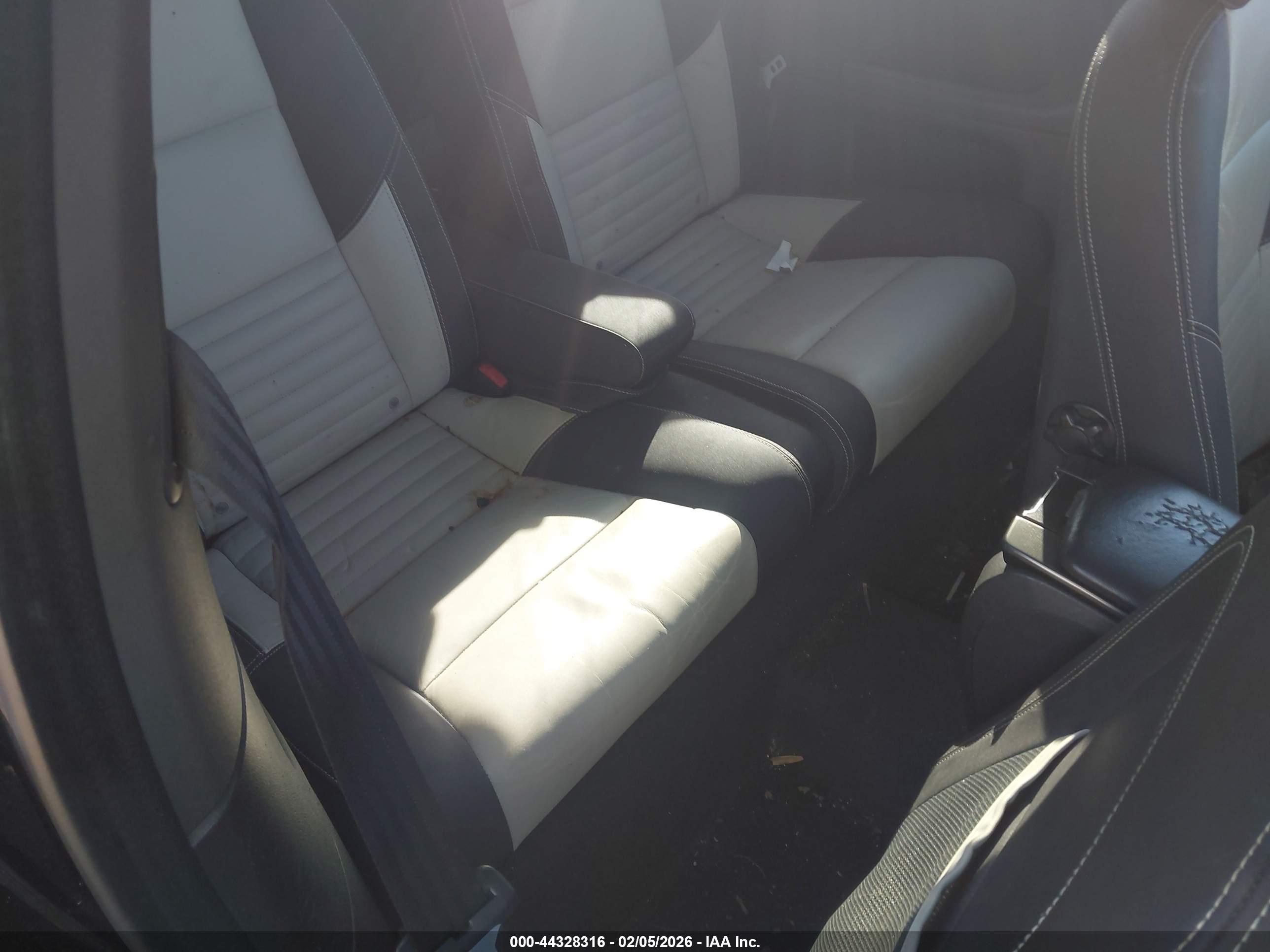VOLVO C30 image 8