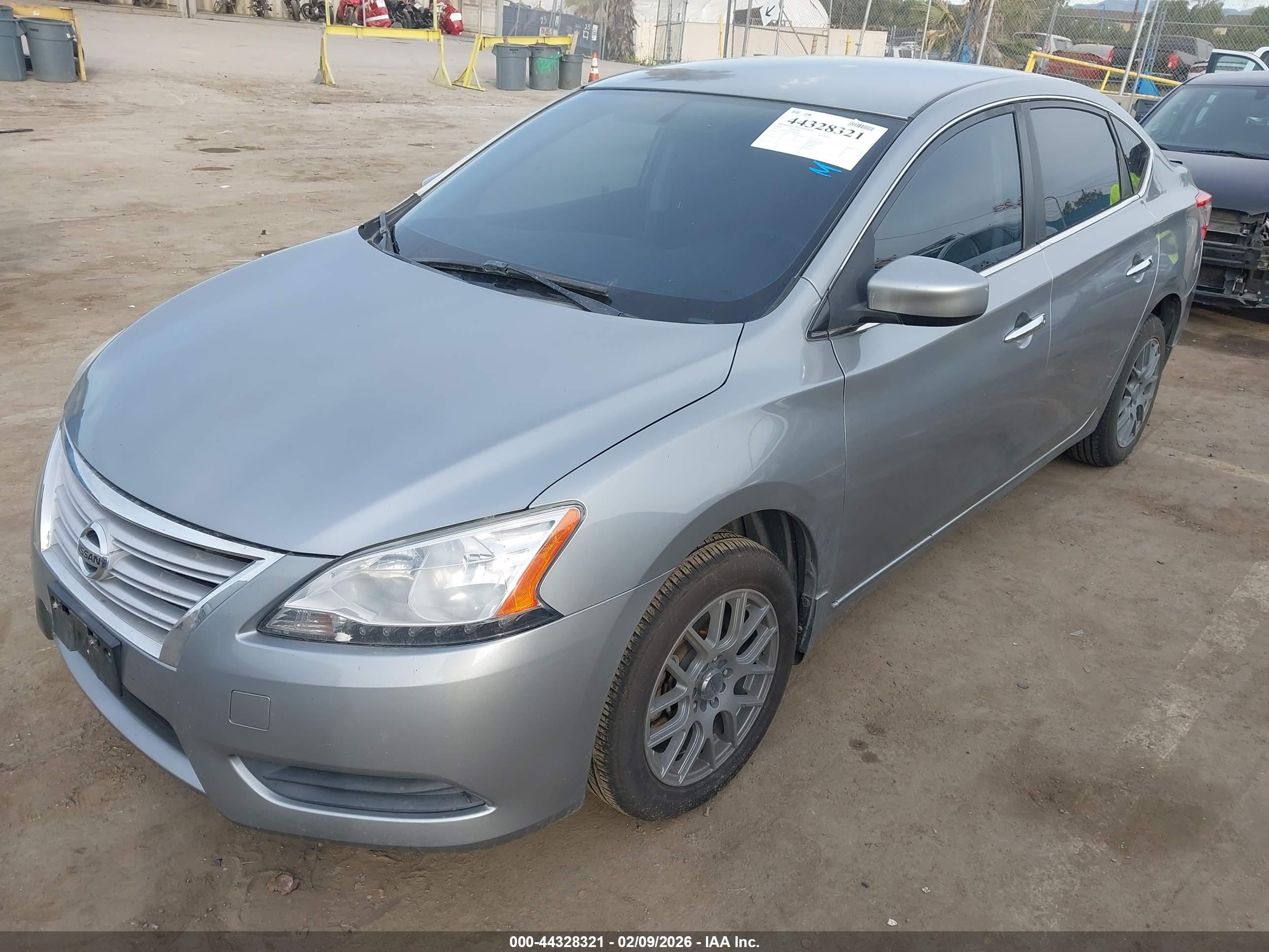 NISSAN SENTRA image 2