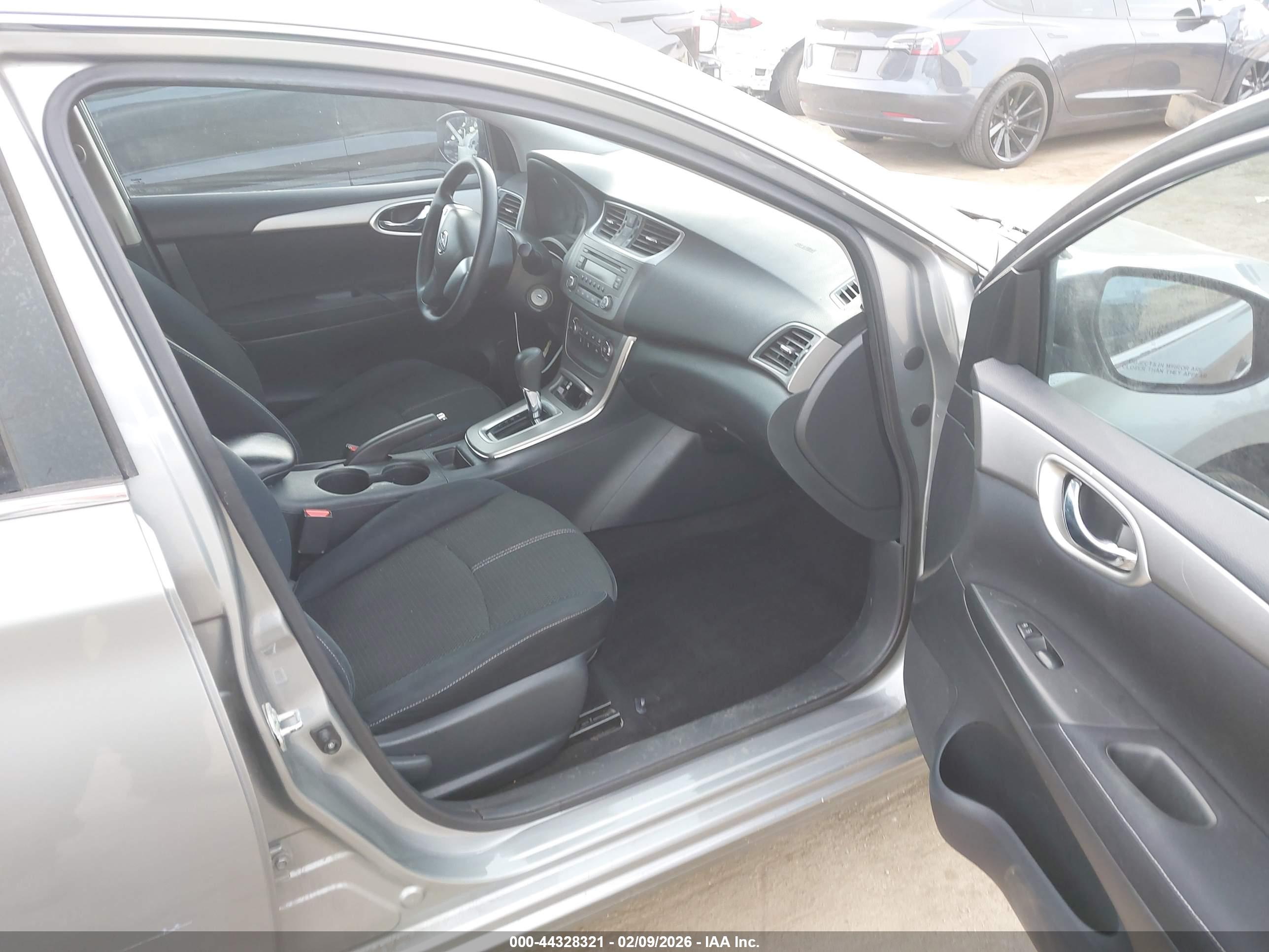 NISSAN SENTRA image 5