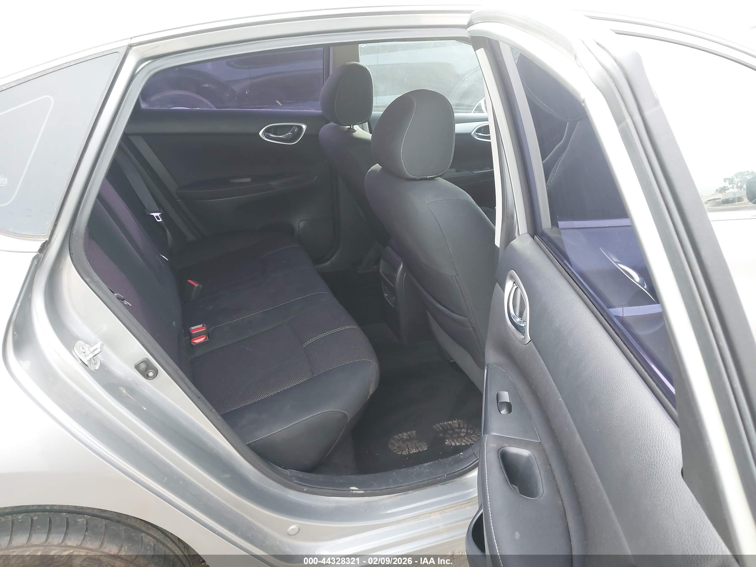 NISSAN SENTRA image 8
