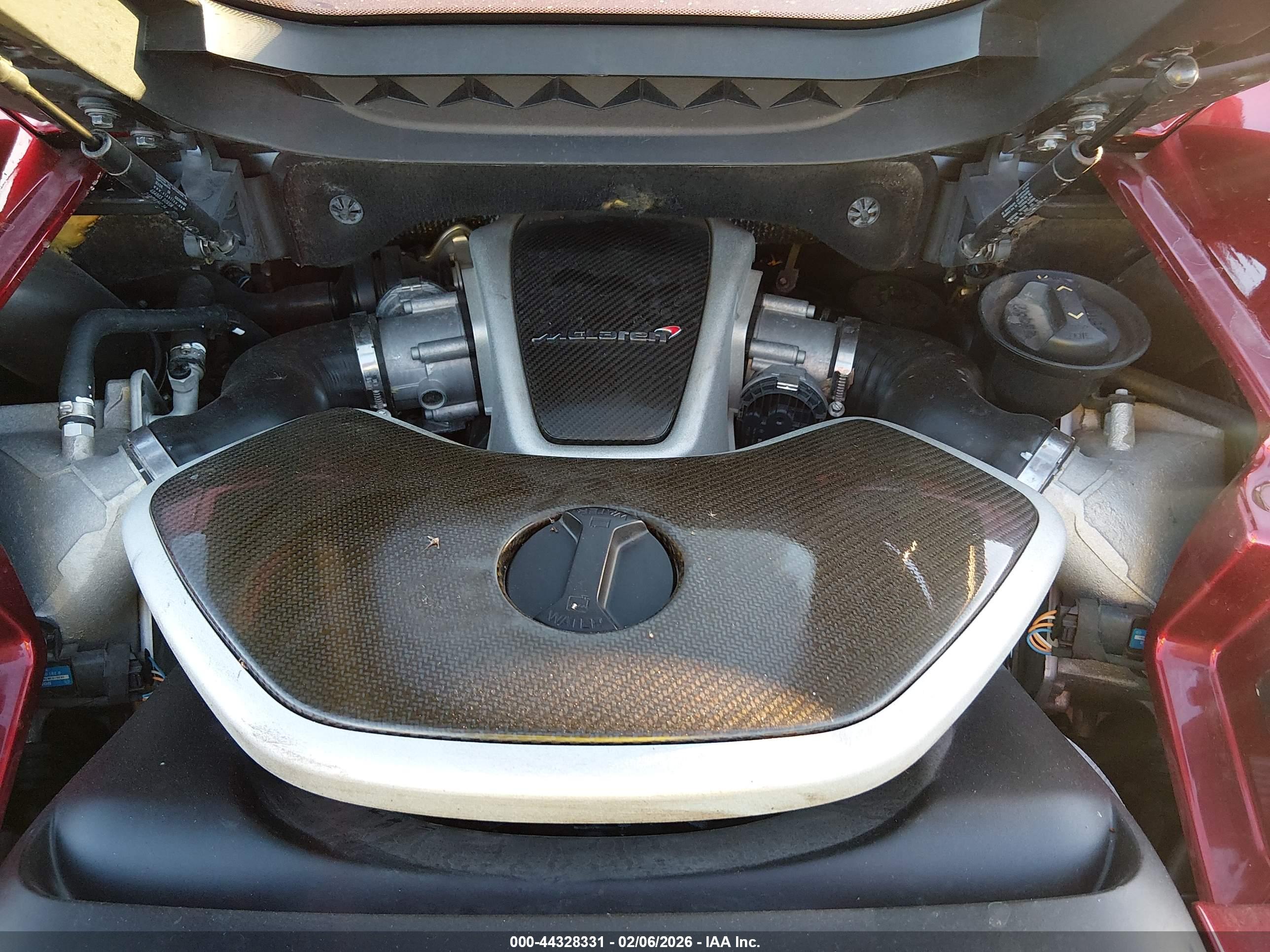 MCLAREN 650S image 10