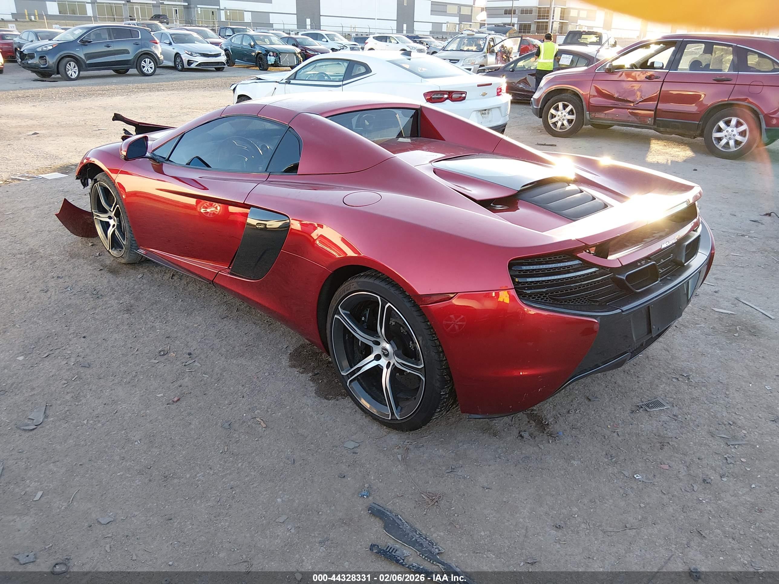 MCLAREN 650S image 3