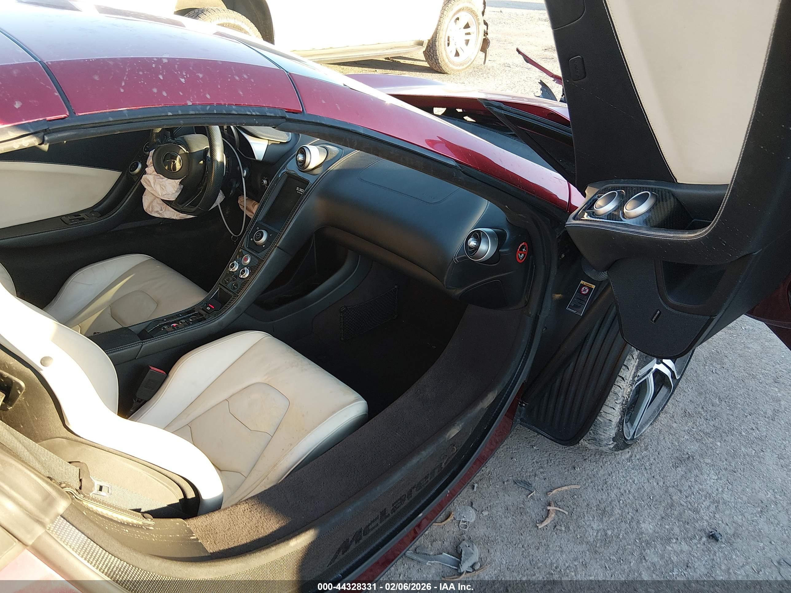 MCLAREN 650S image 5