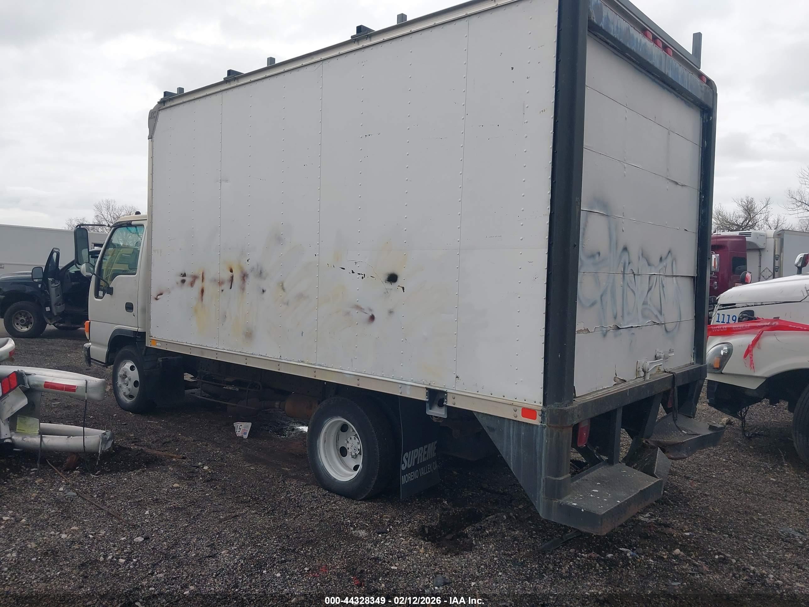 ISUZU NPR image 4