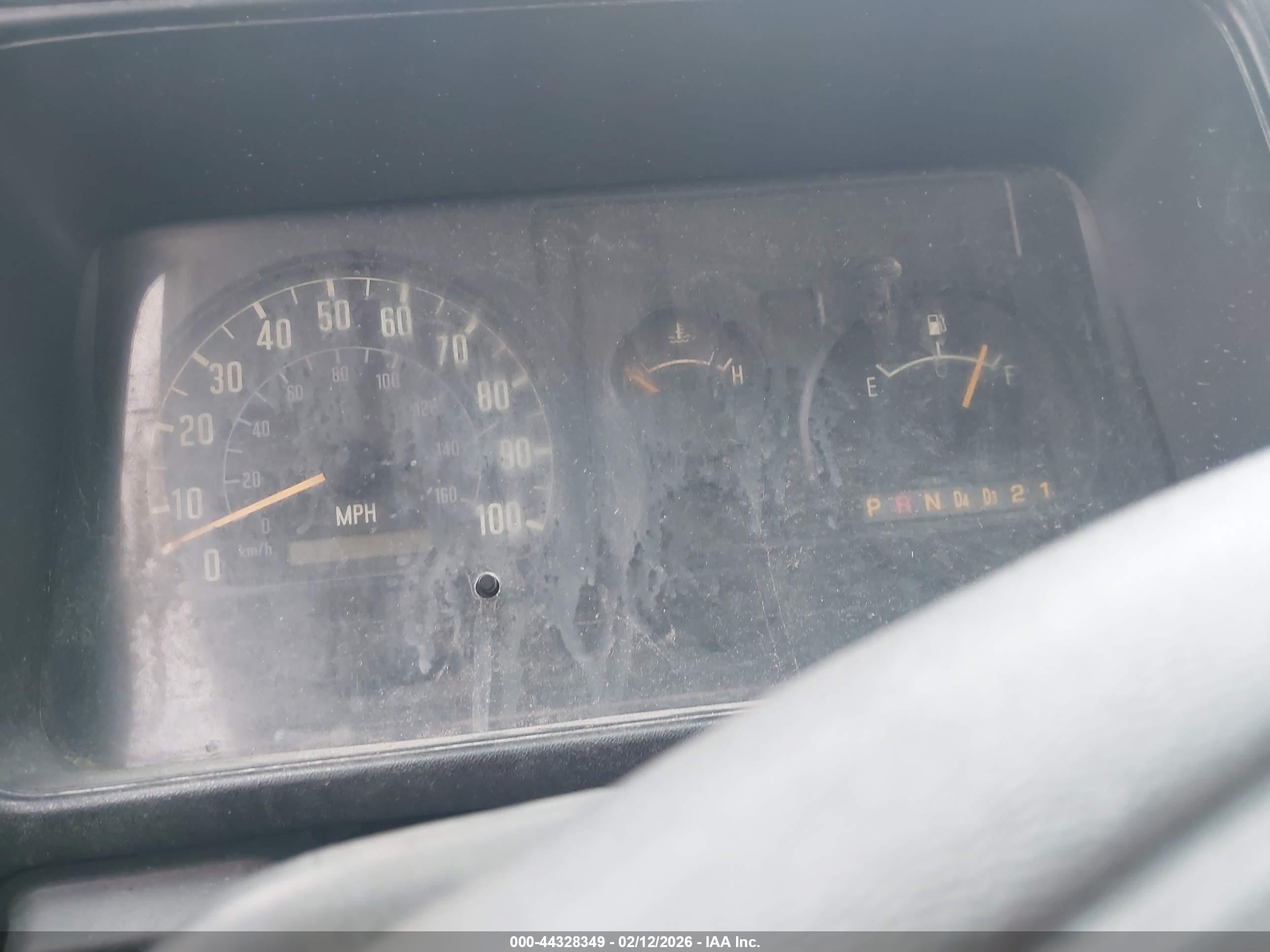 ISUZU NPR image 6