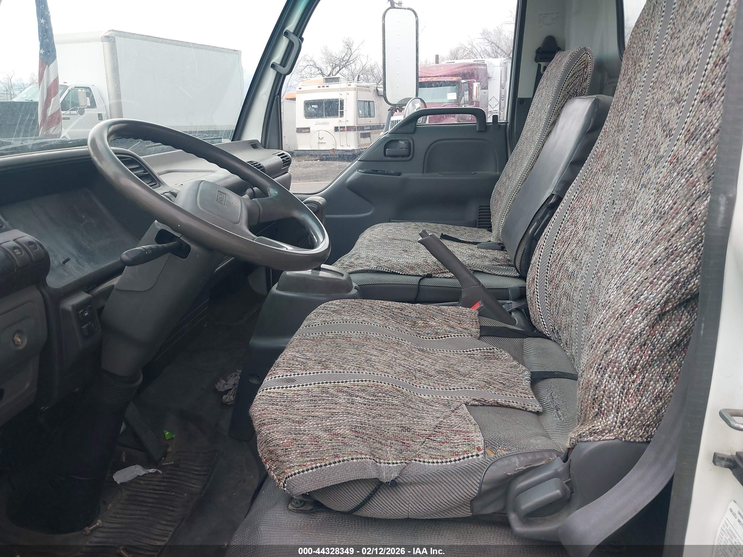ISUZU NPR image 7
