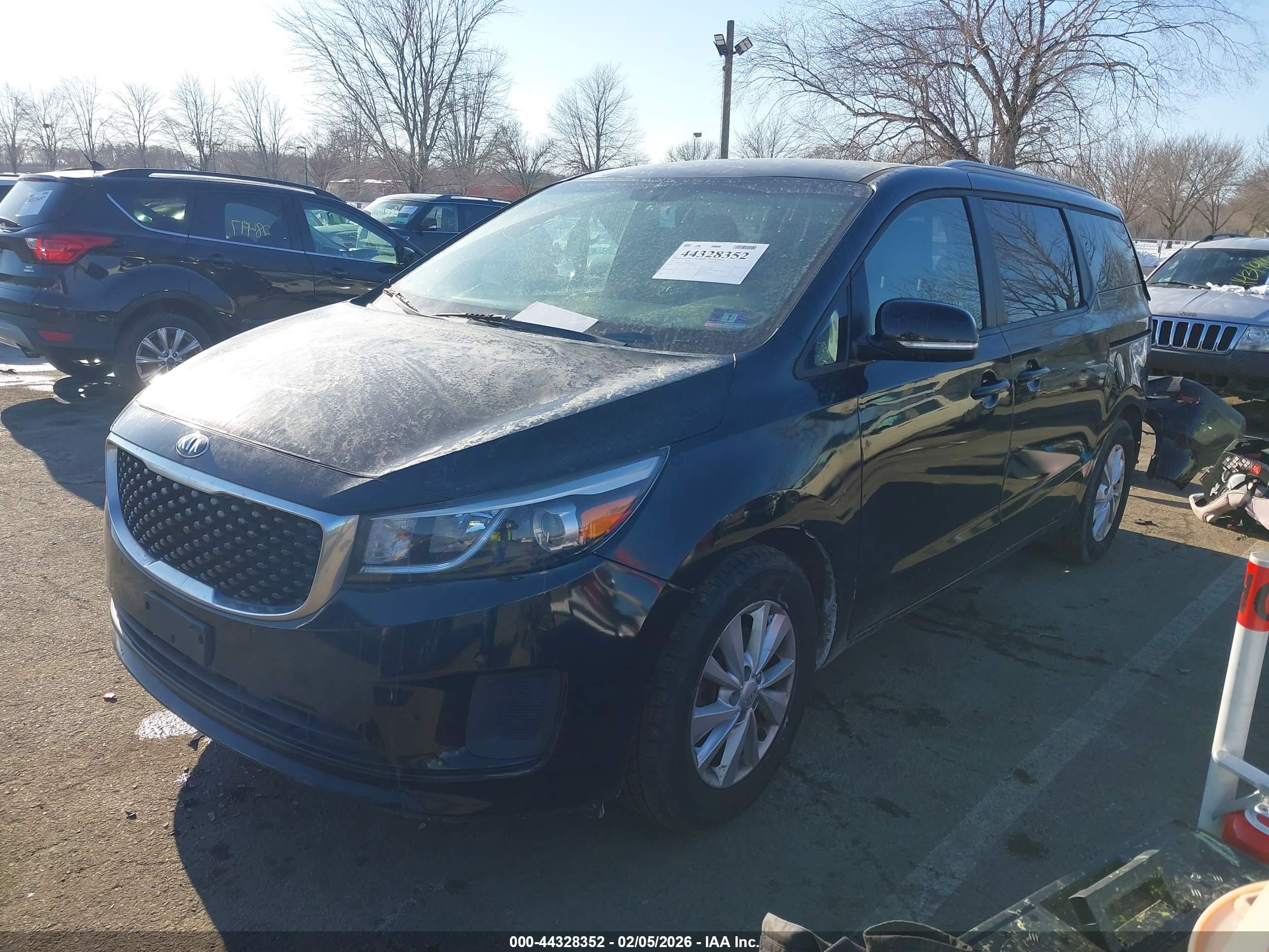 KIA SEDONA image 2