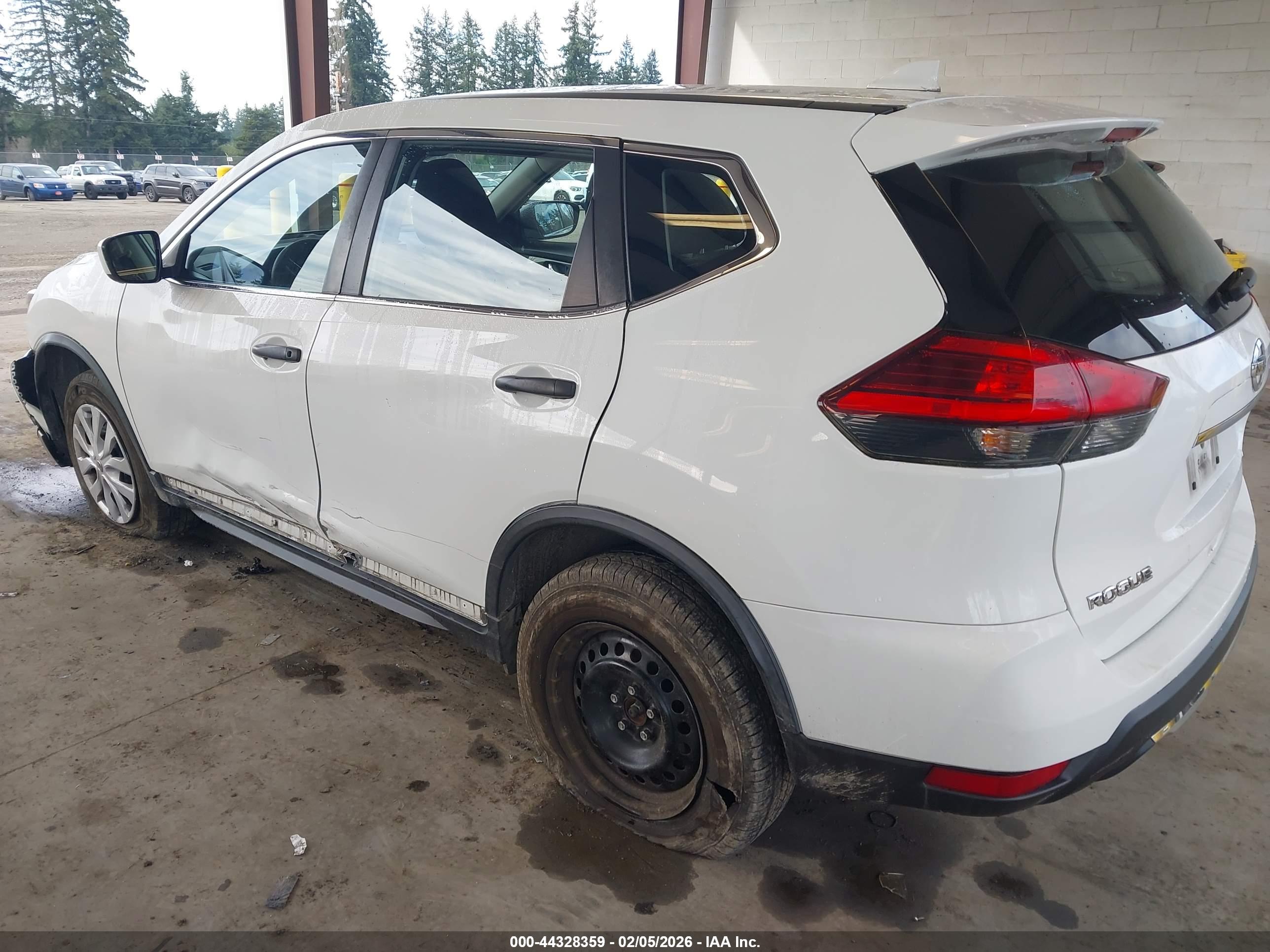 NISSAN ROGUE image 3