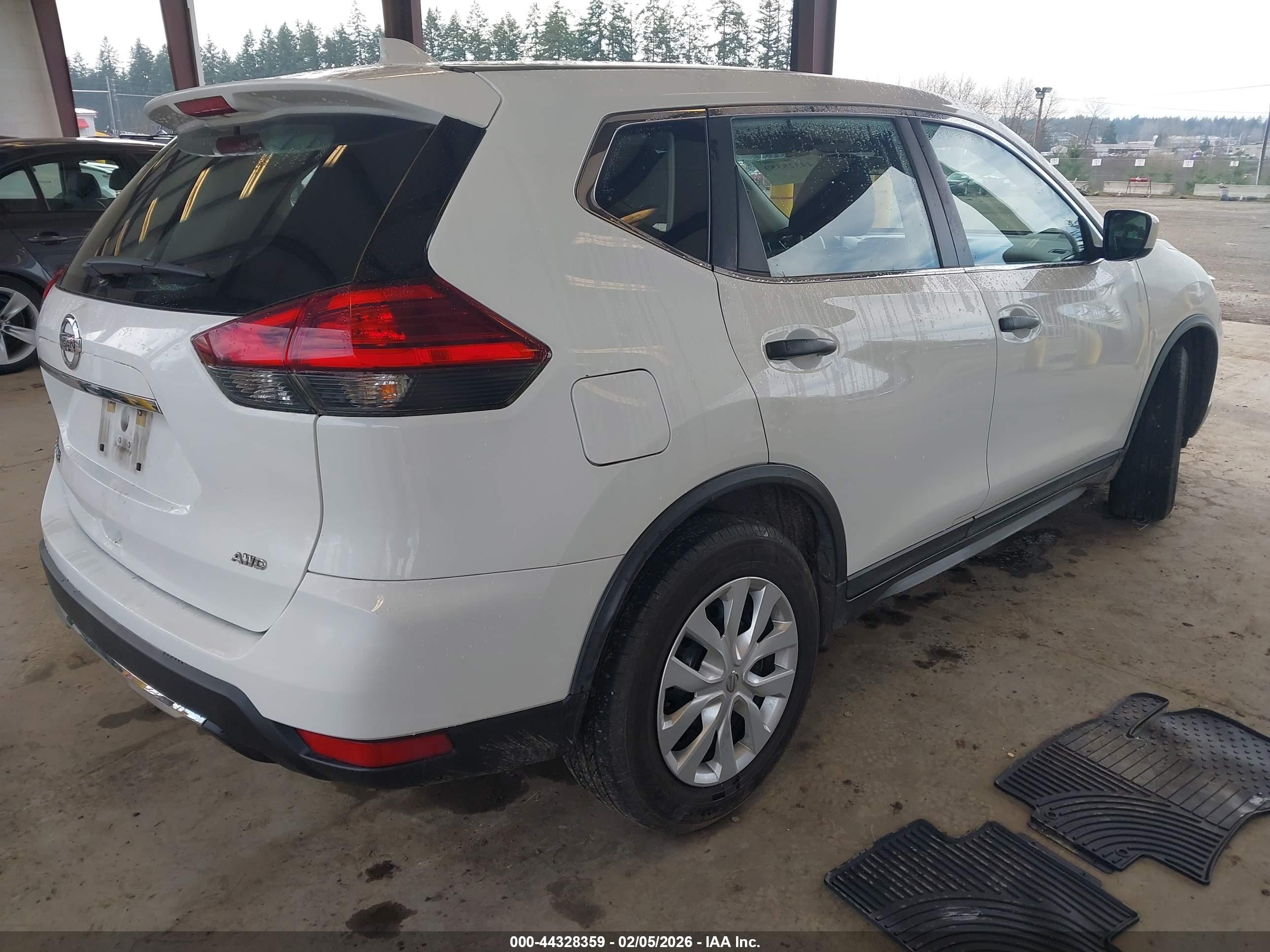 NISSAN ROGUE image 4
