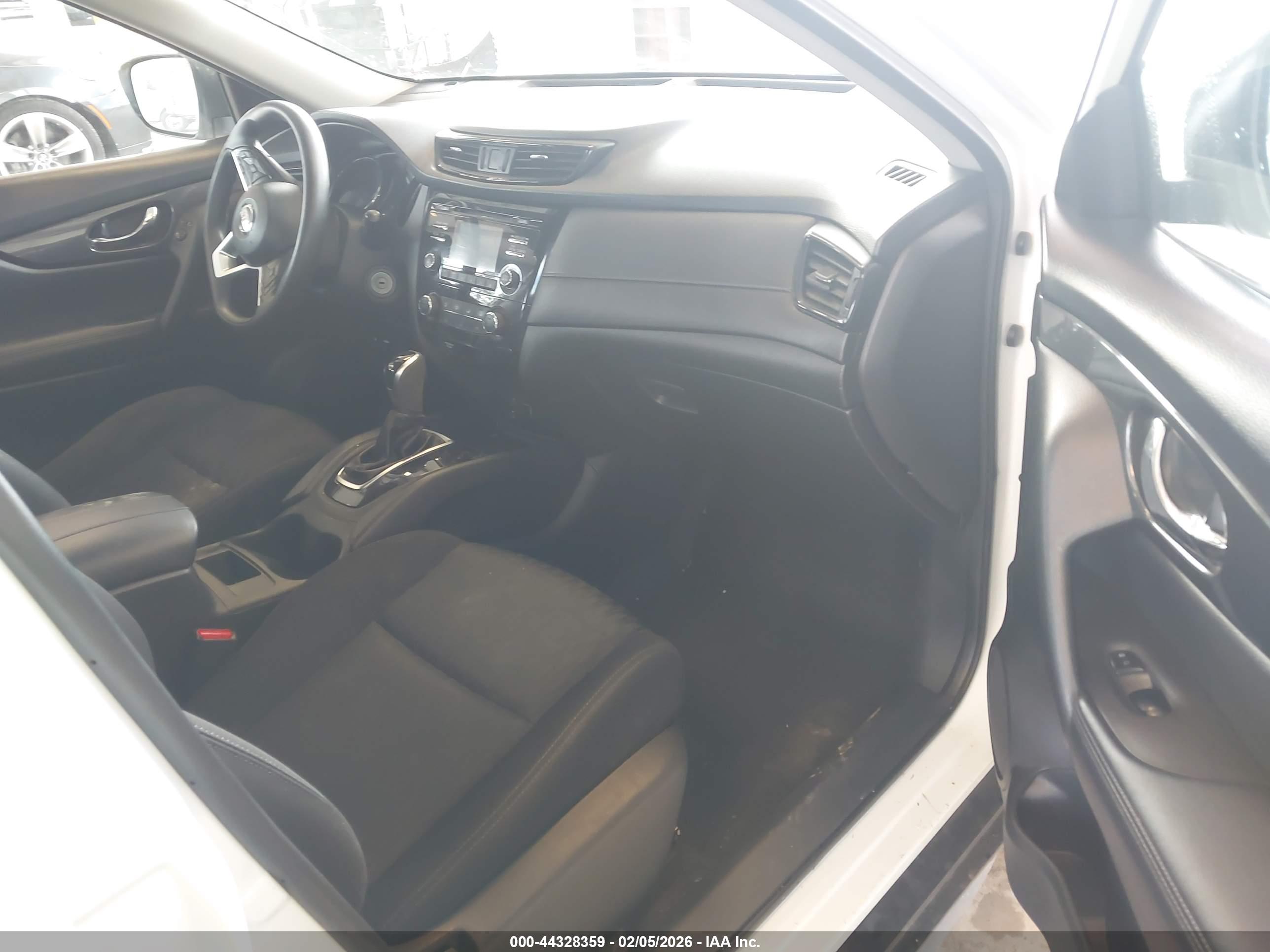 NISSAN ROGUE image 5
