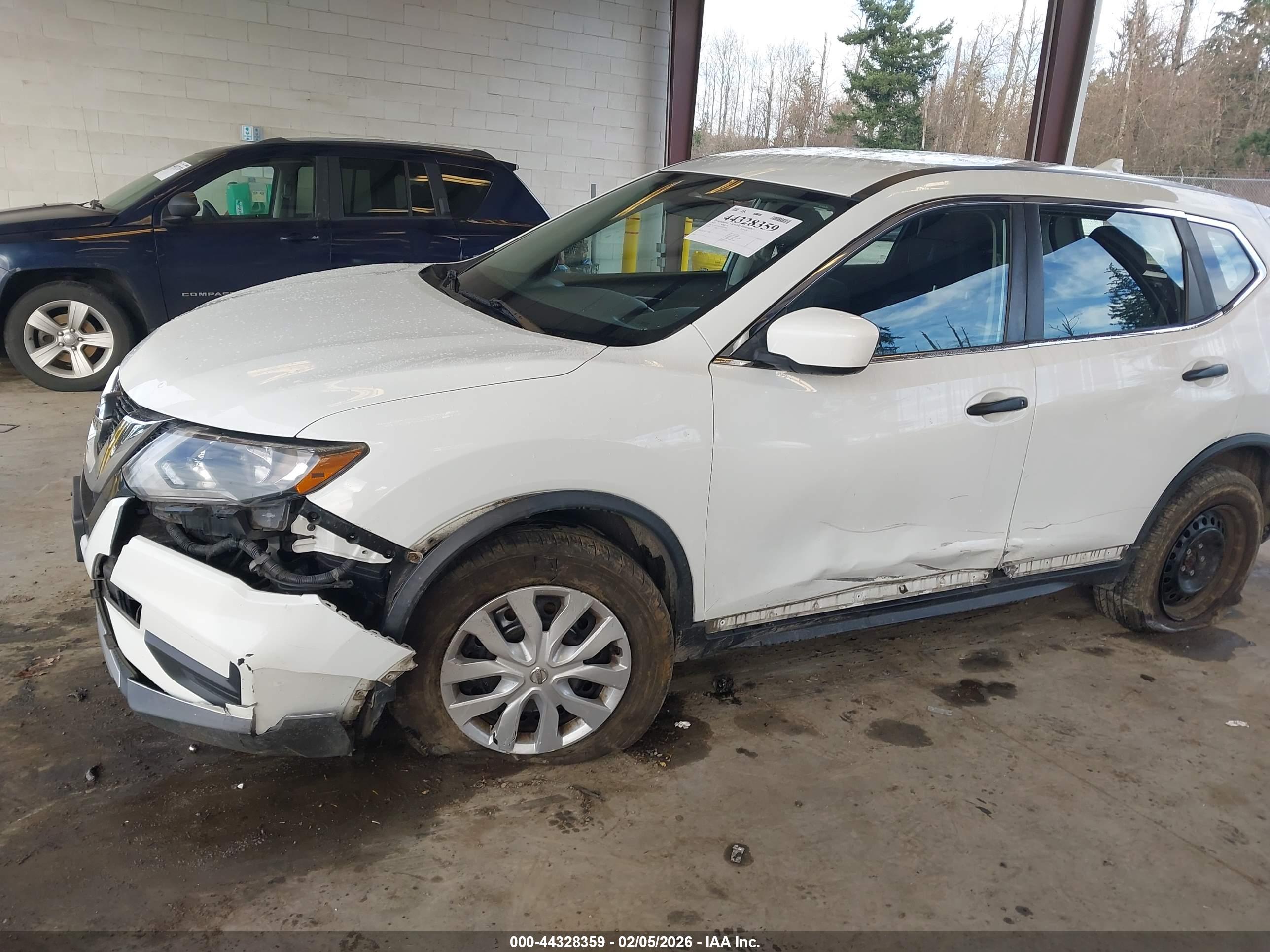 NISSAN ROGUE image 6