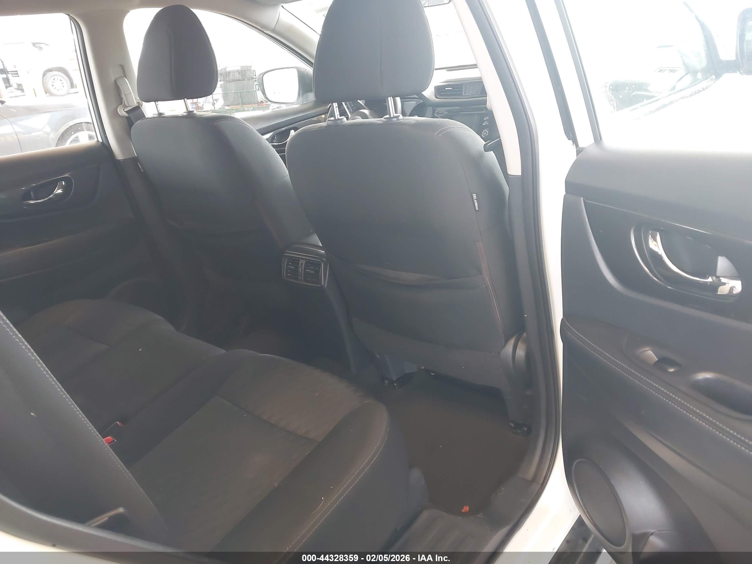 NISSAN ROGUE image 8