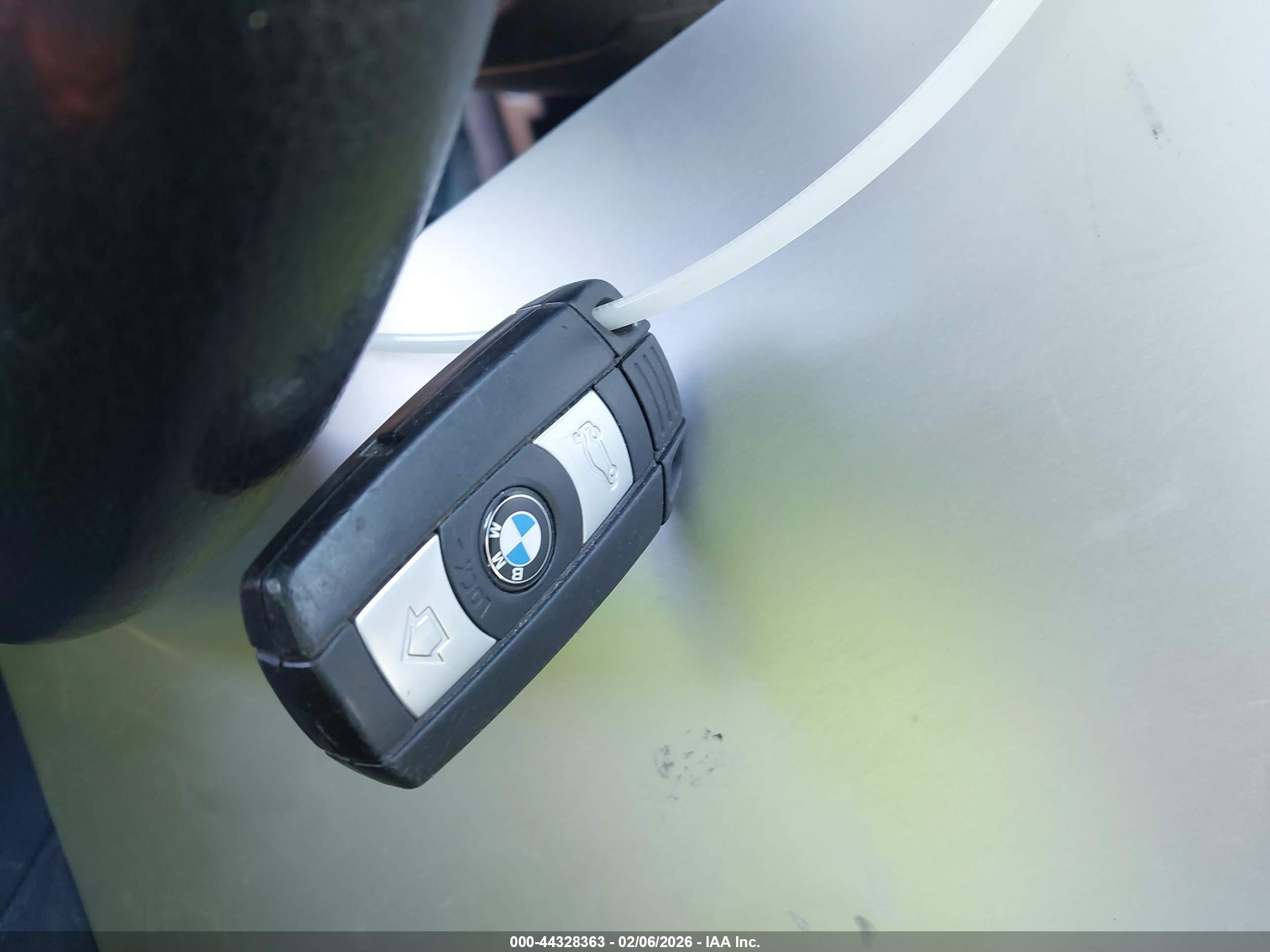 BMW 650I image 11