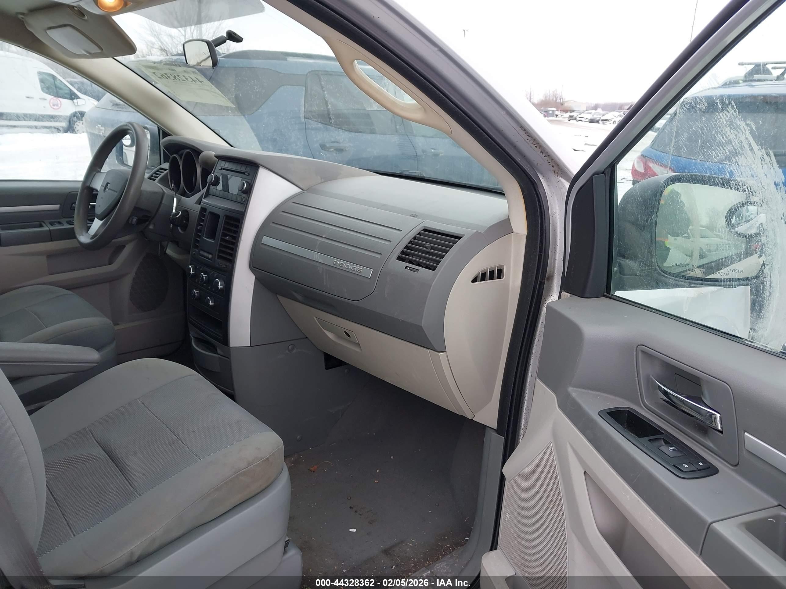 DODGE GRAND image 5