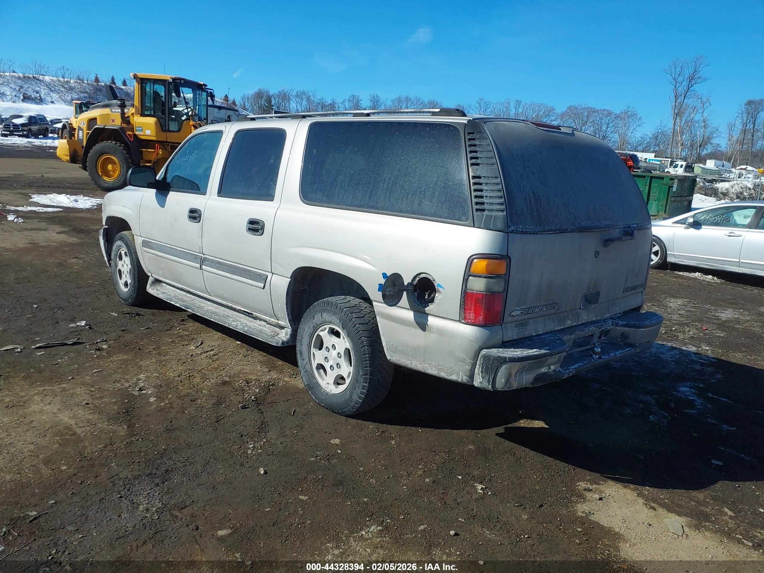 CHEVROLET SUBURBAN image 3