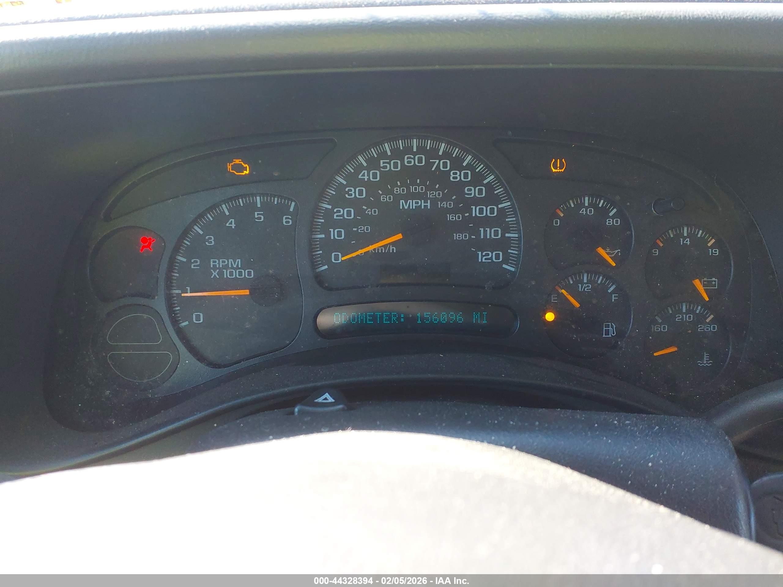 CHEVROLET SUBURBAN image 7