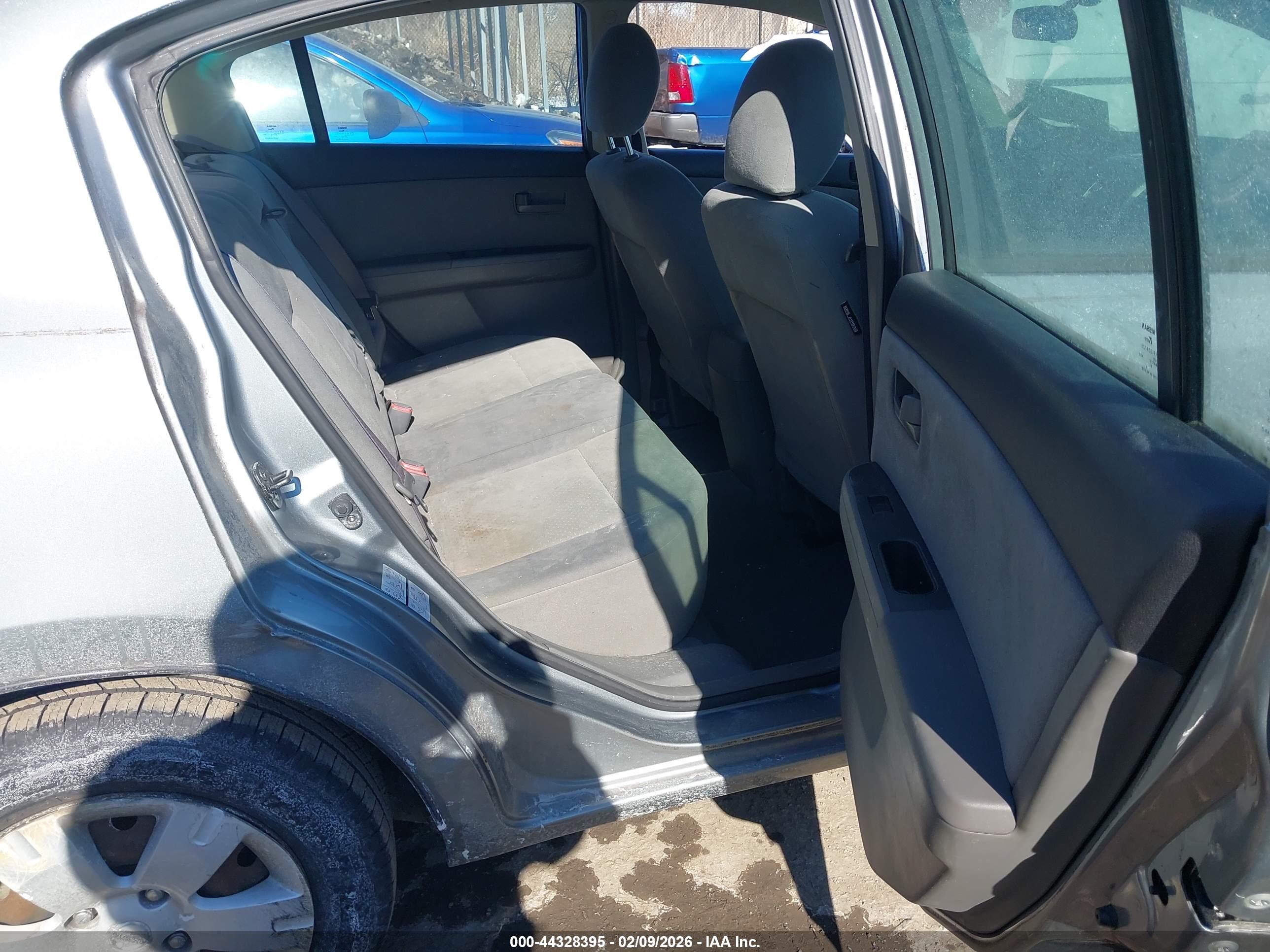 NISSAN SENTRA image 8