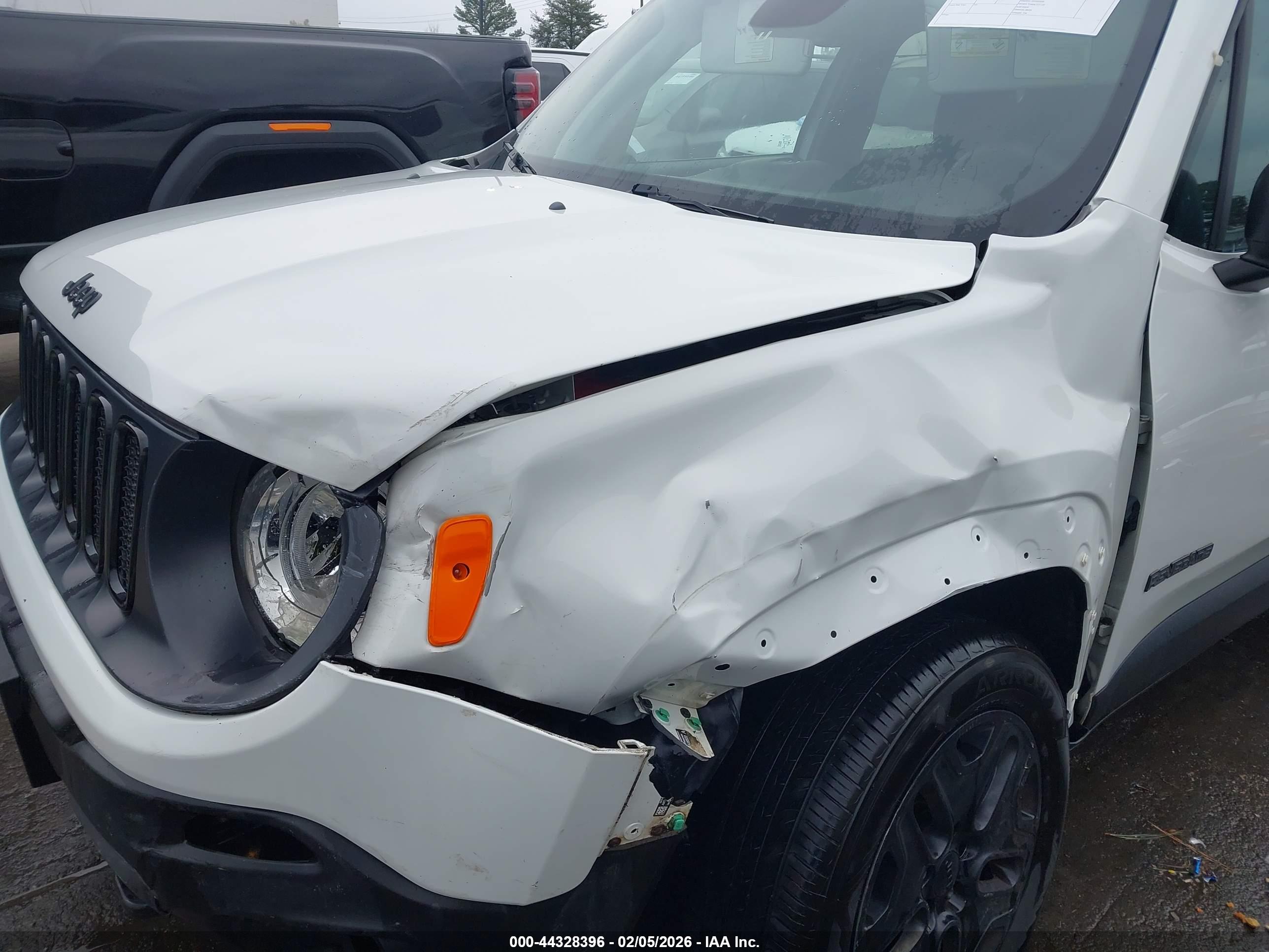JEEP RENEGADE image 6