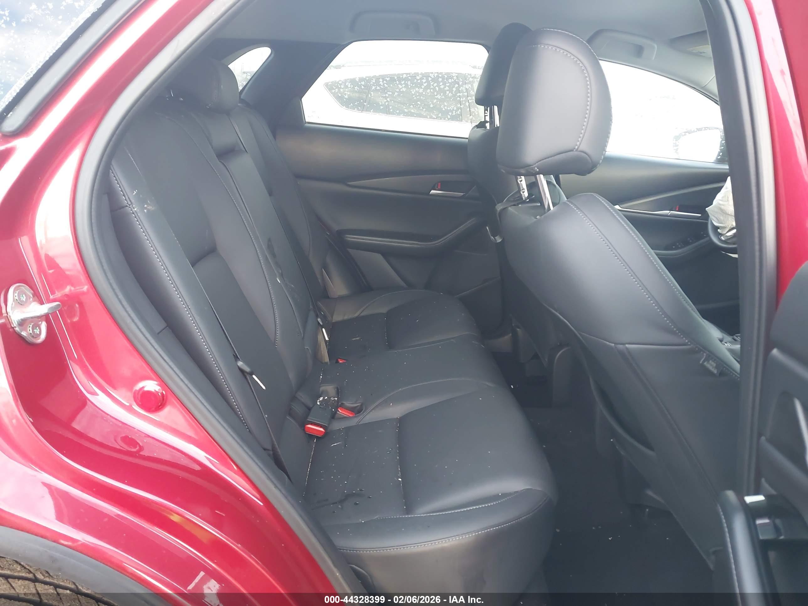 MAZDA CX-30 image 8