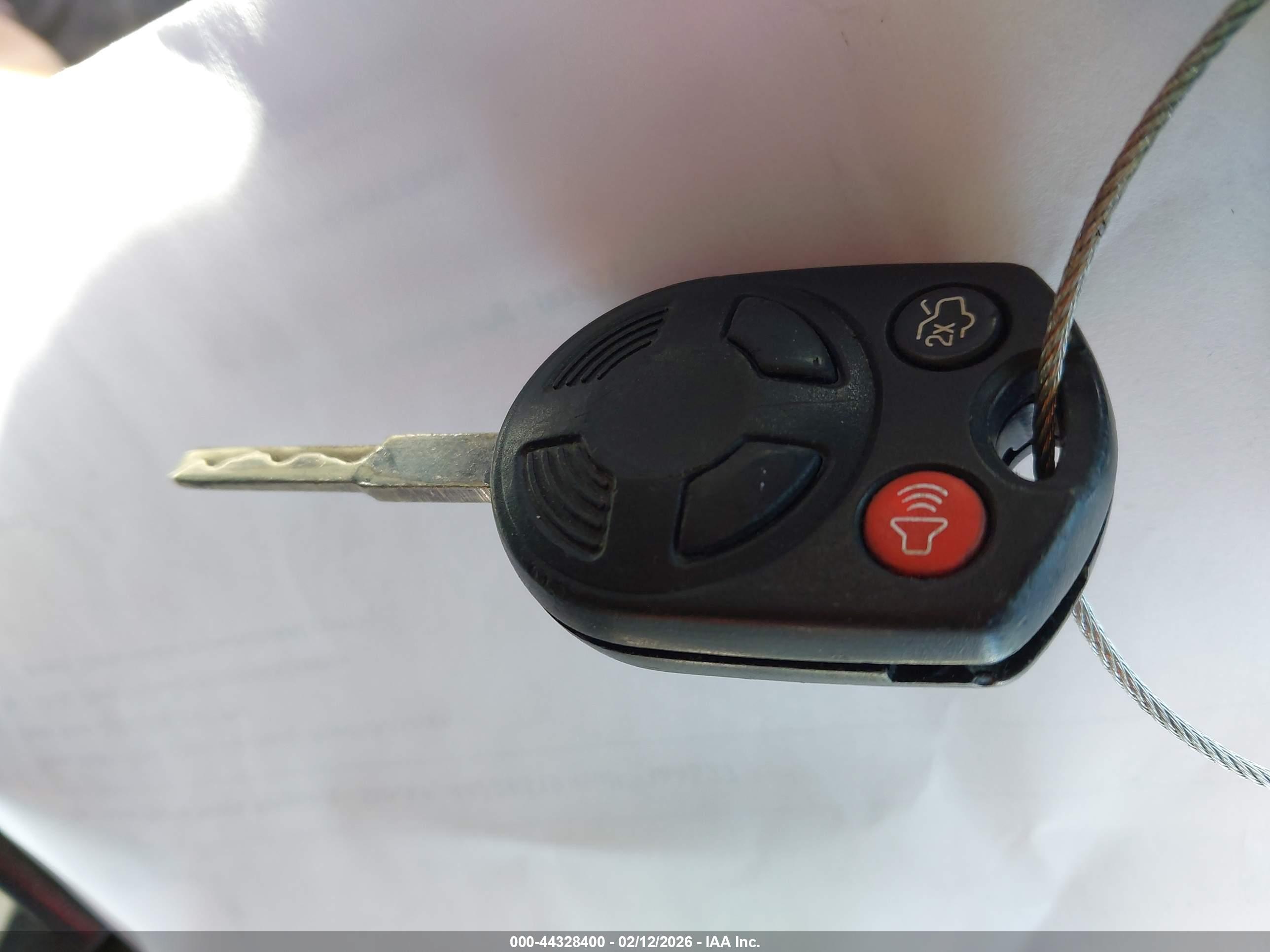 FORD C-MAX image 11