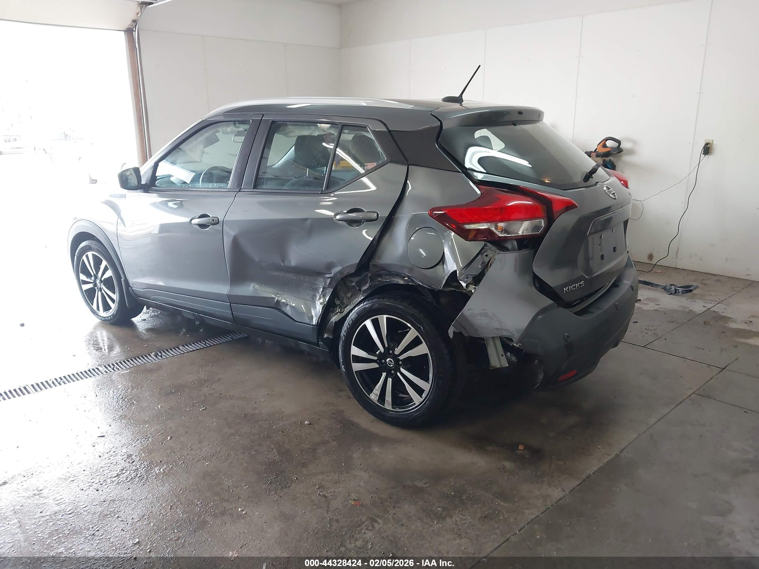 NISSAN KICKS image 3